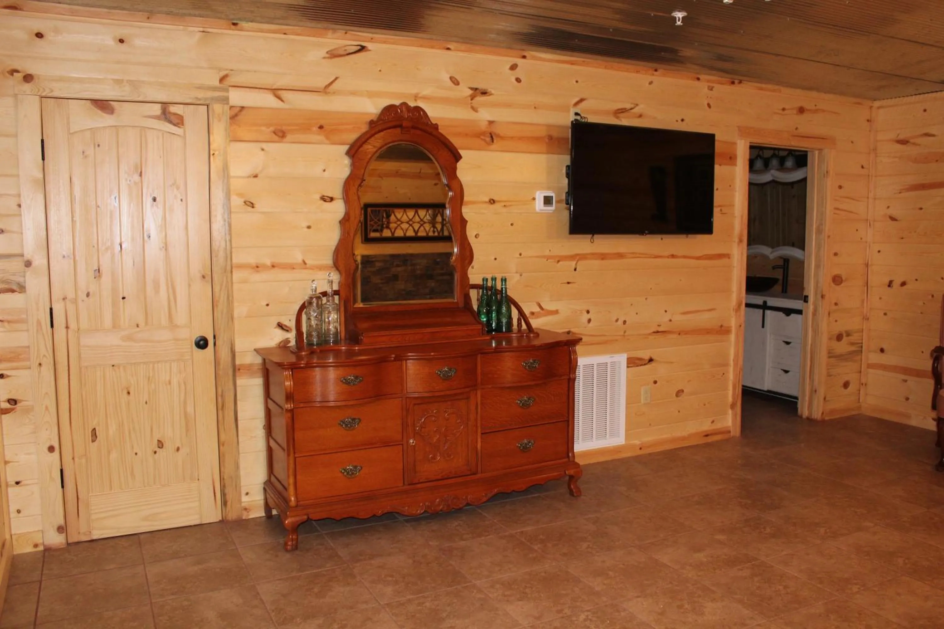 Samantha's Timber Inn