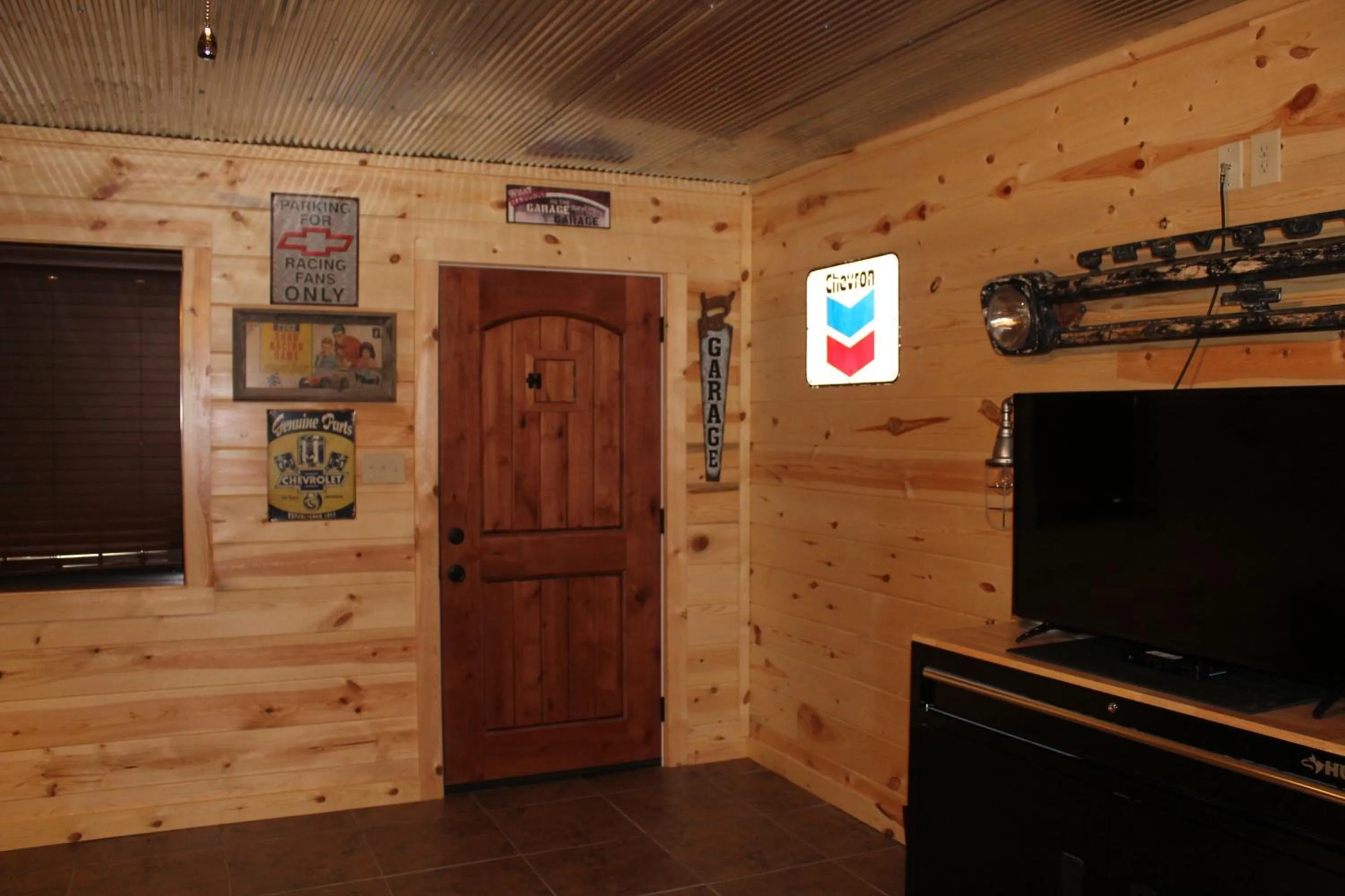 Samantha's Timber Inn