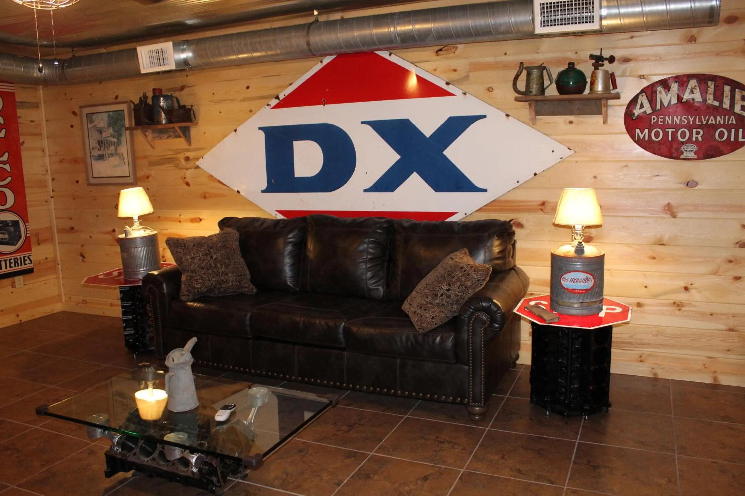 Samantha's Timber Inn