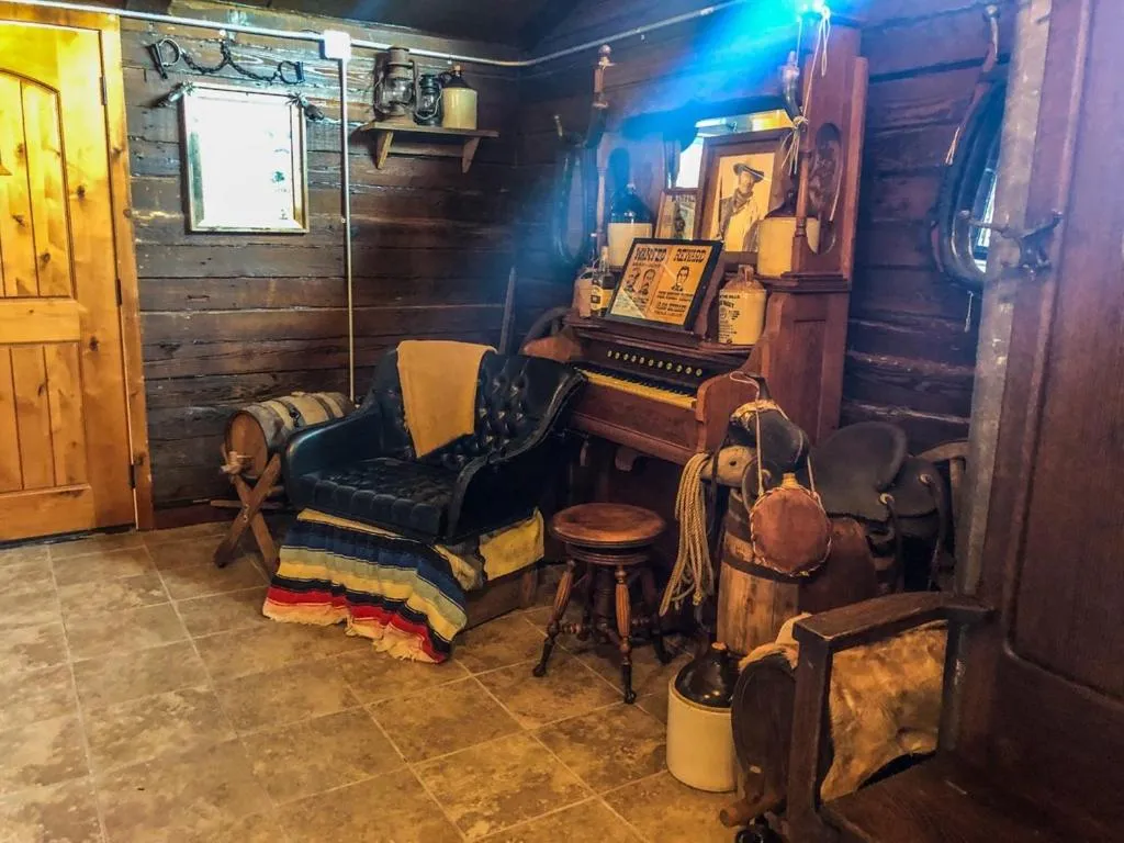 Samantha's Timber Inn