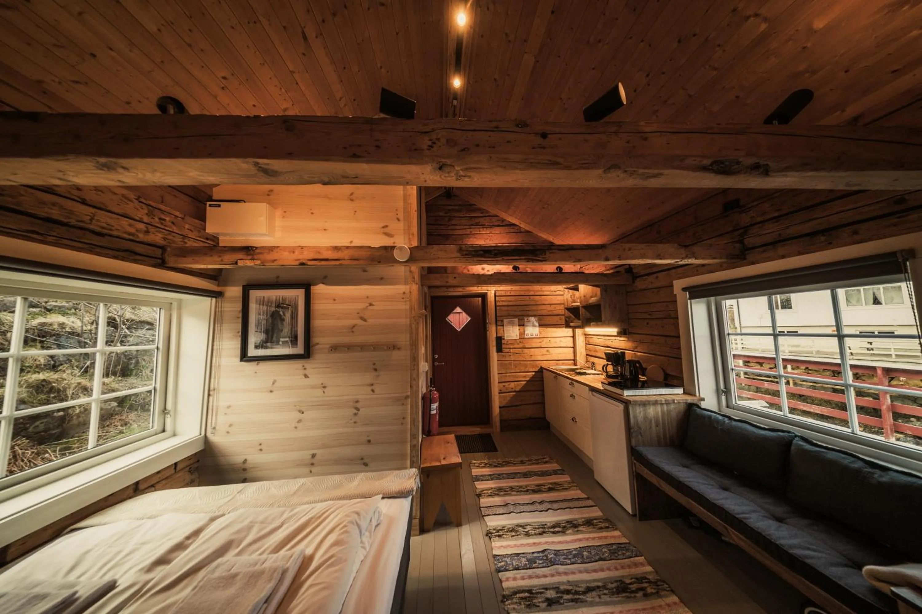 Living room, Bed in Henningsvær Rorbuer