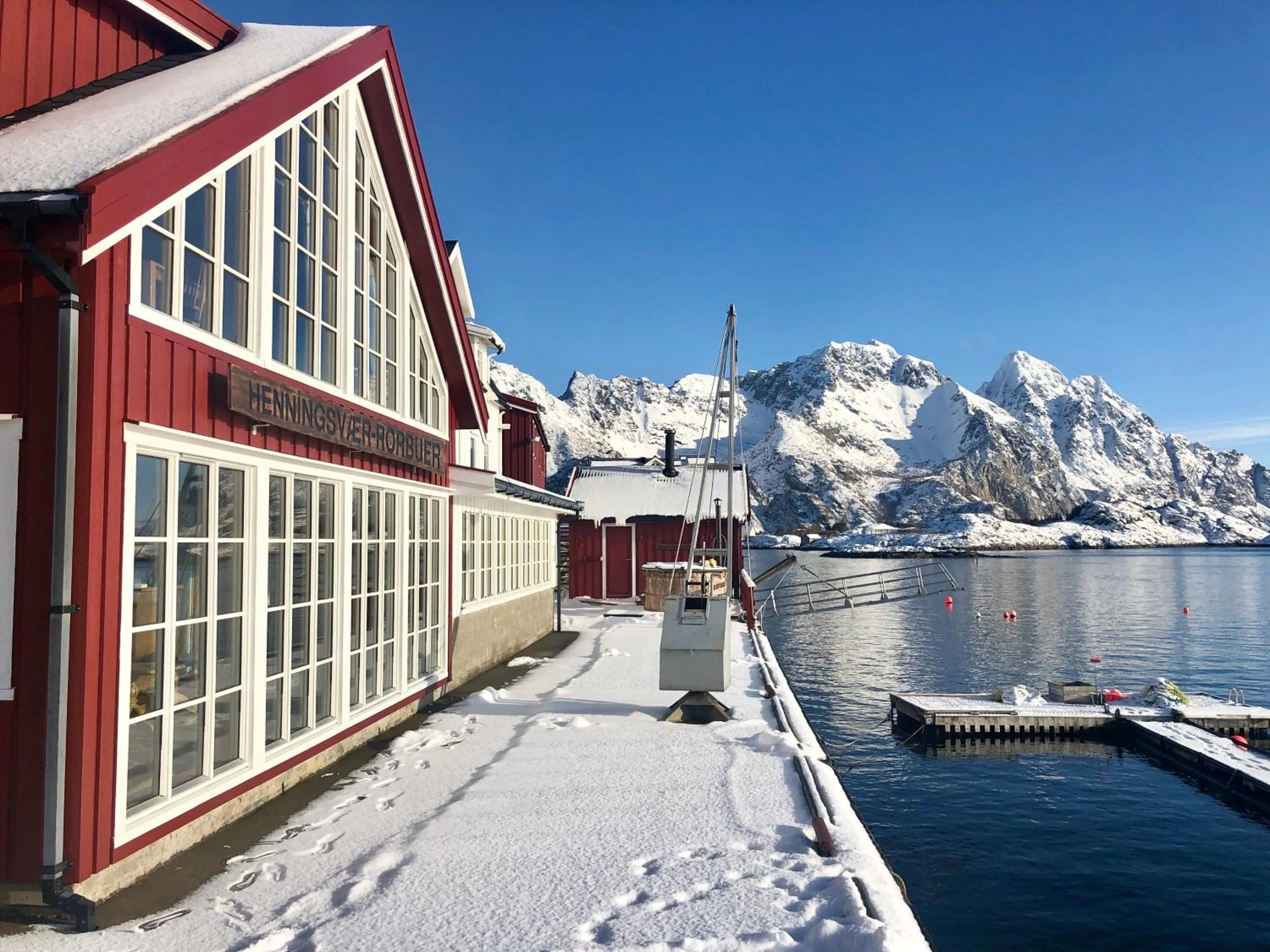 Property building in Henningsvær Rorbuer