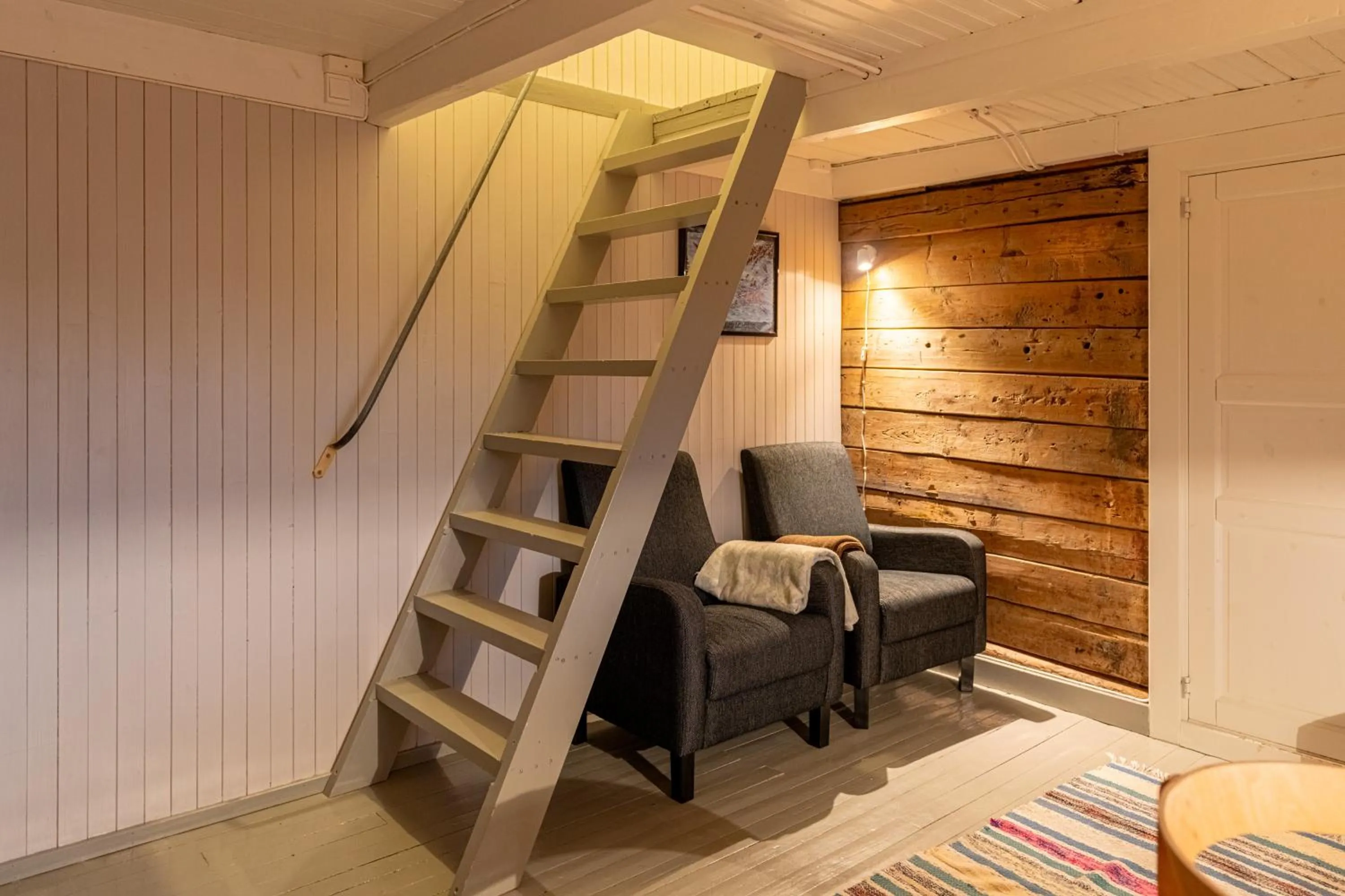 Living room in Henningsvær Rorbuer