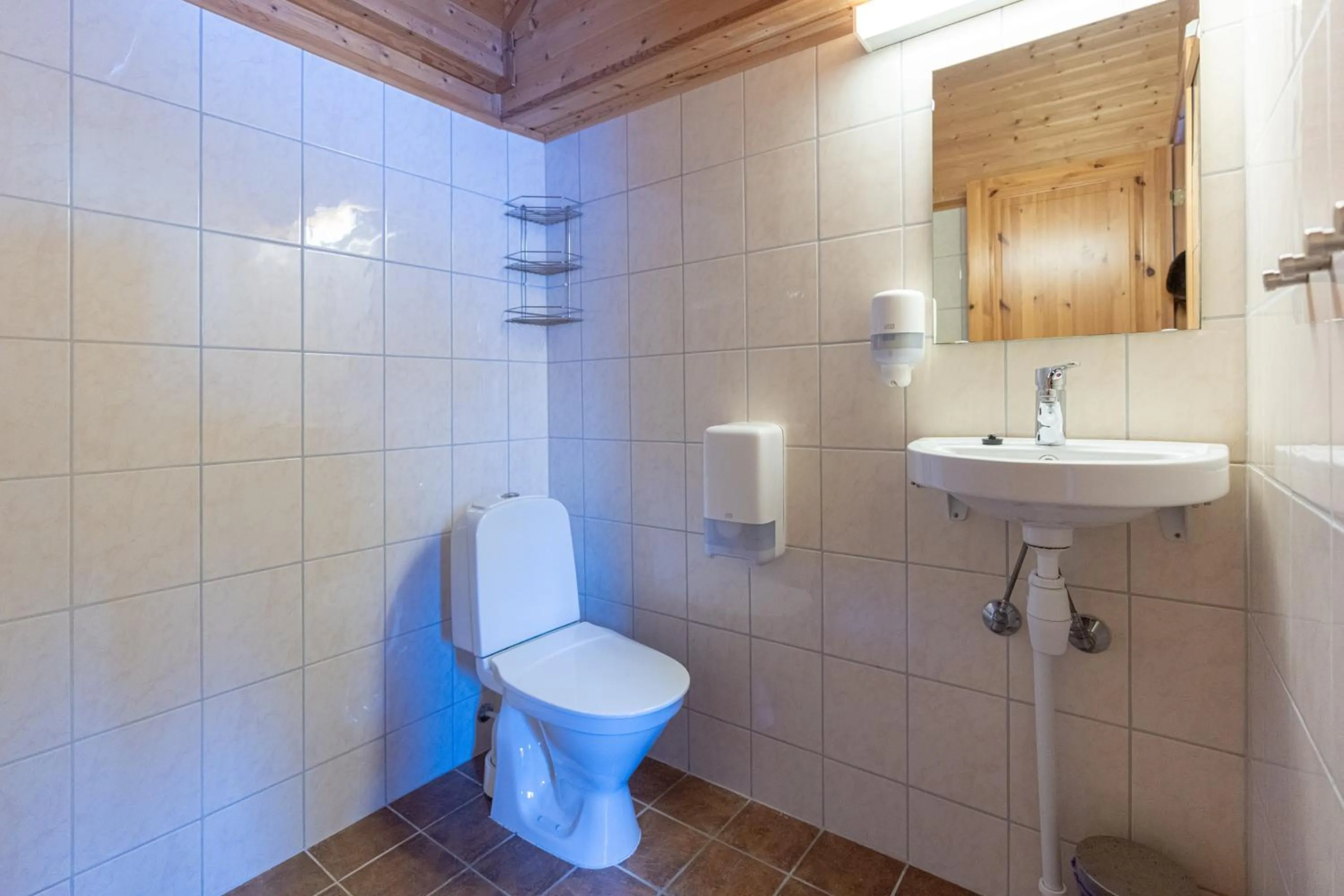 Bathroom in Henningsvær Rorbuer