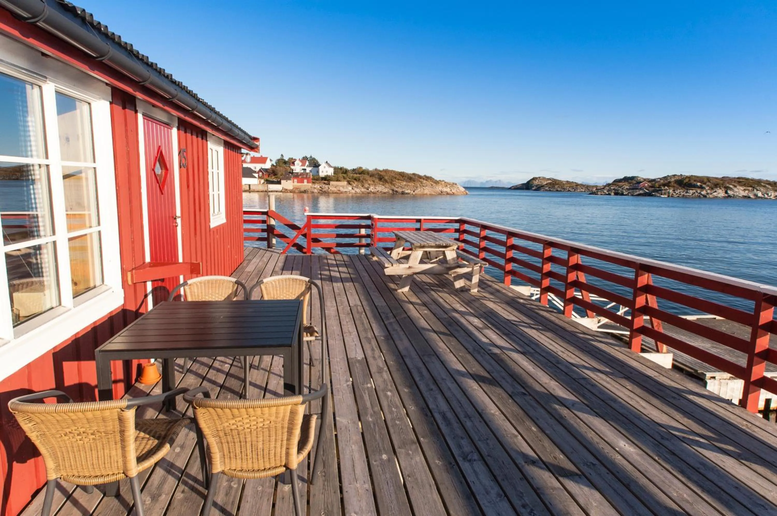 Patio in Henningsvær Rorbuer