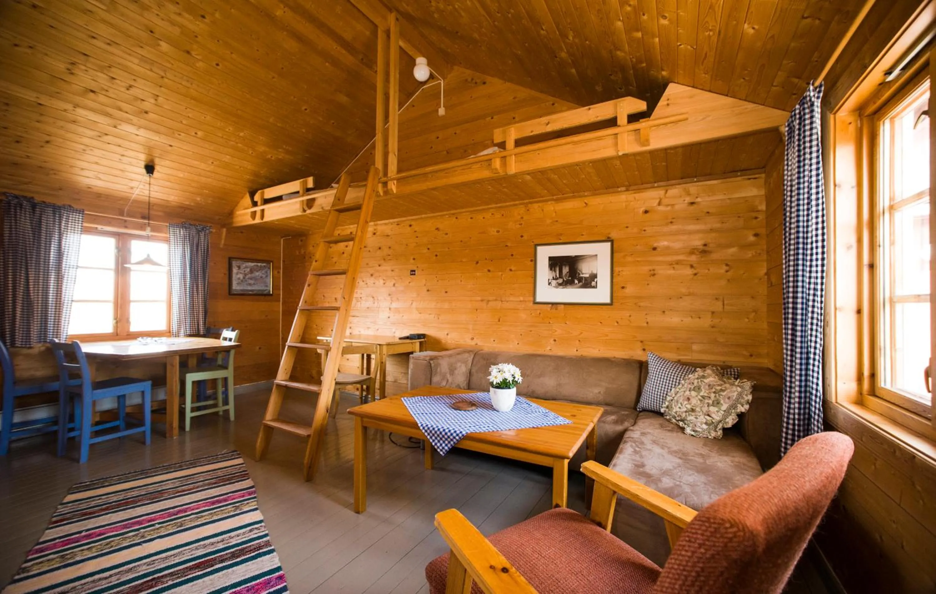 Seating area in Henningsvær Rorbuer