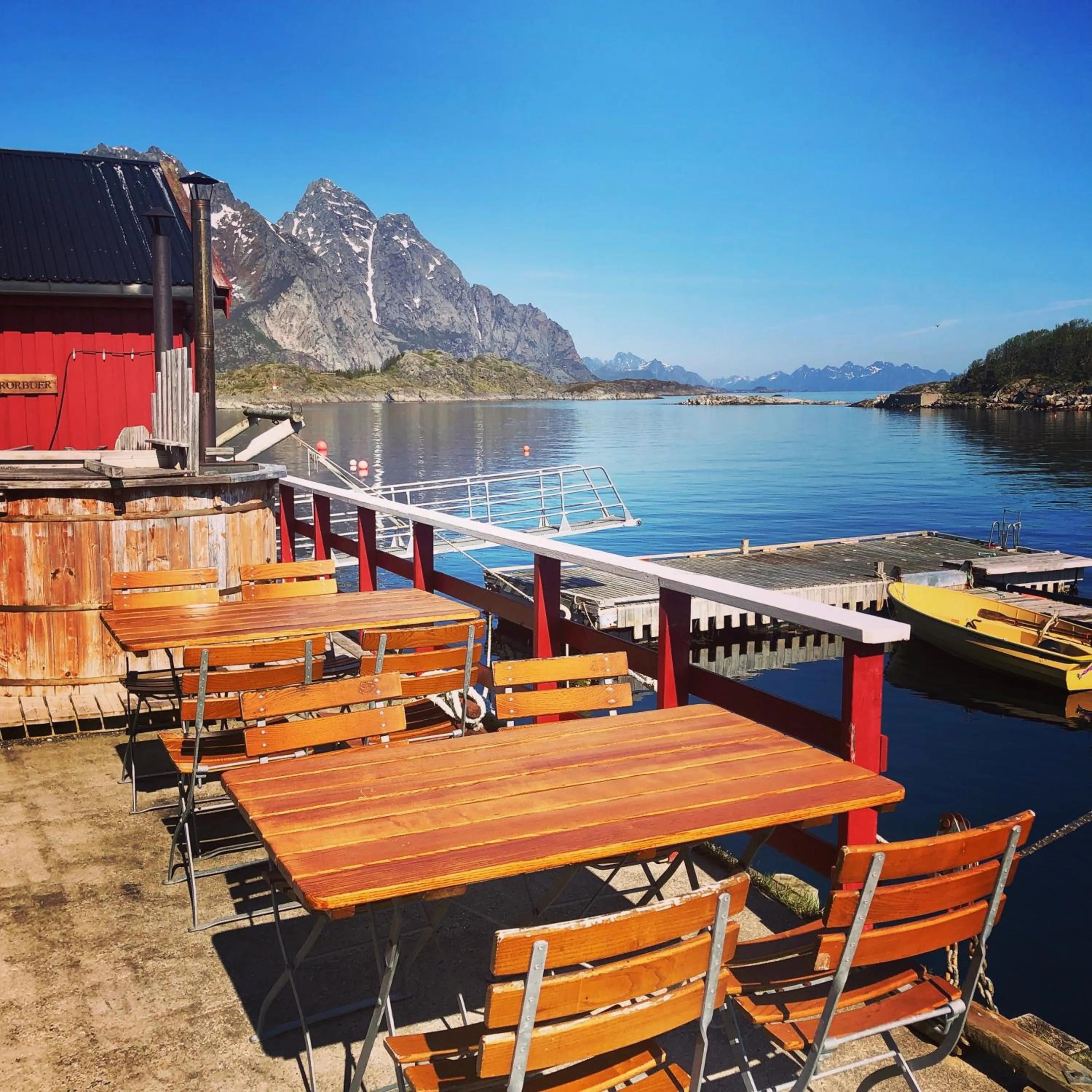 Patio in Henningsvær Rorbuer