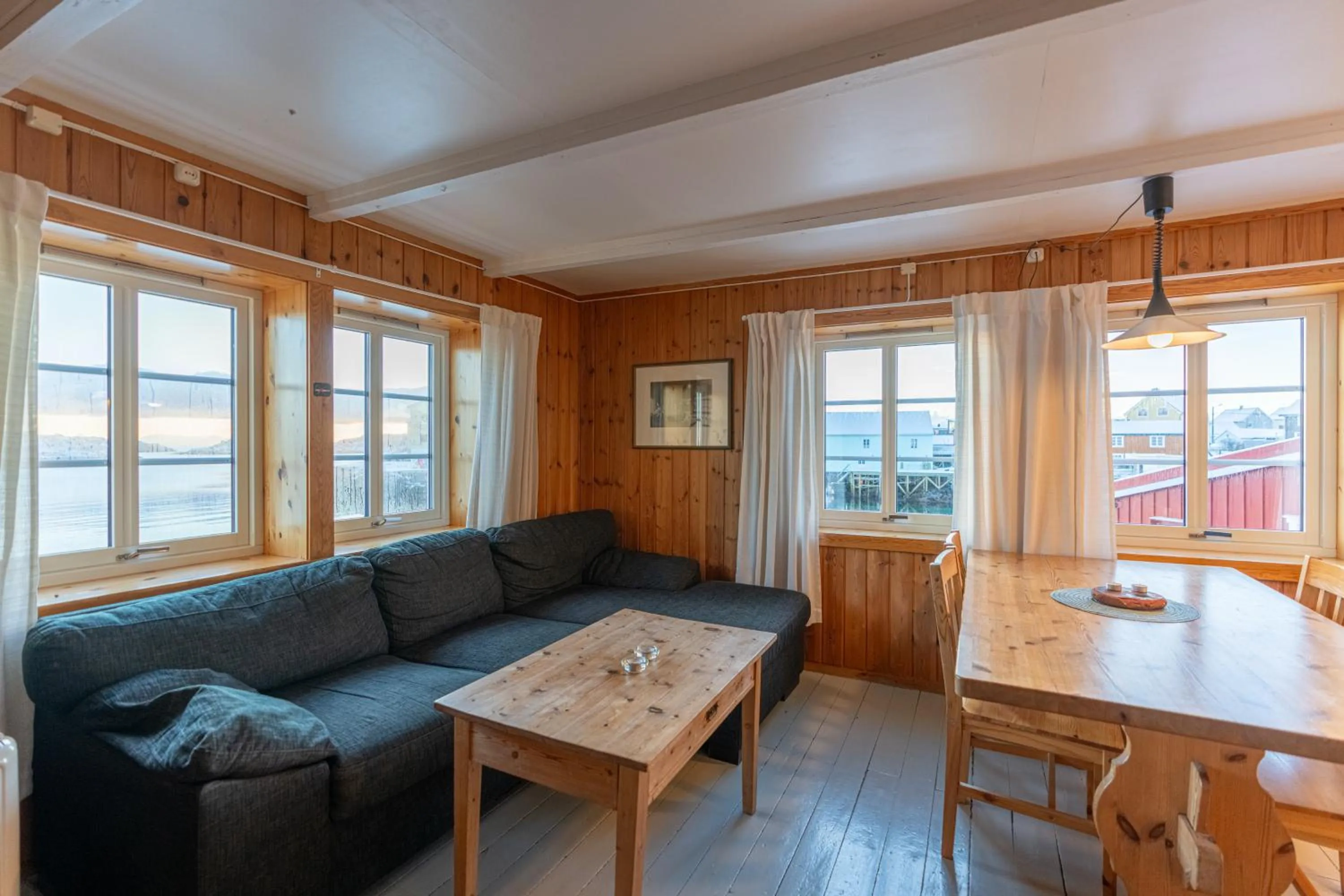 Living room in Henningsvær Rorbuer