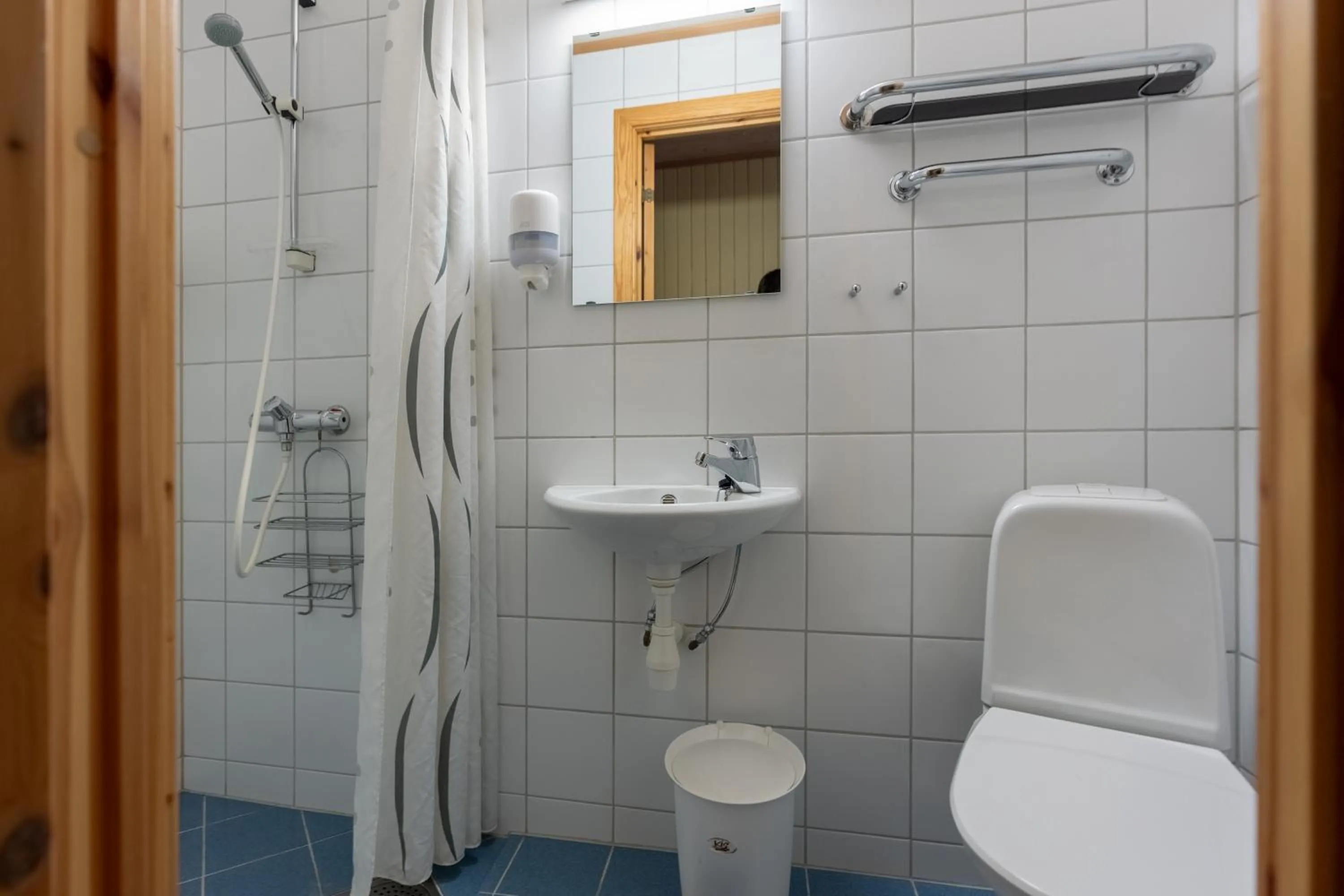 Bathroom in Henningsvær Rorbuer