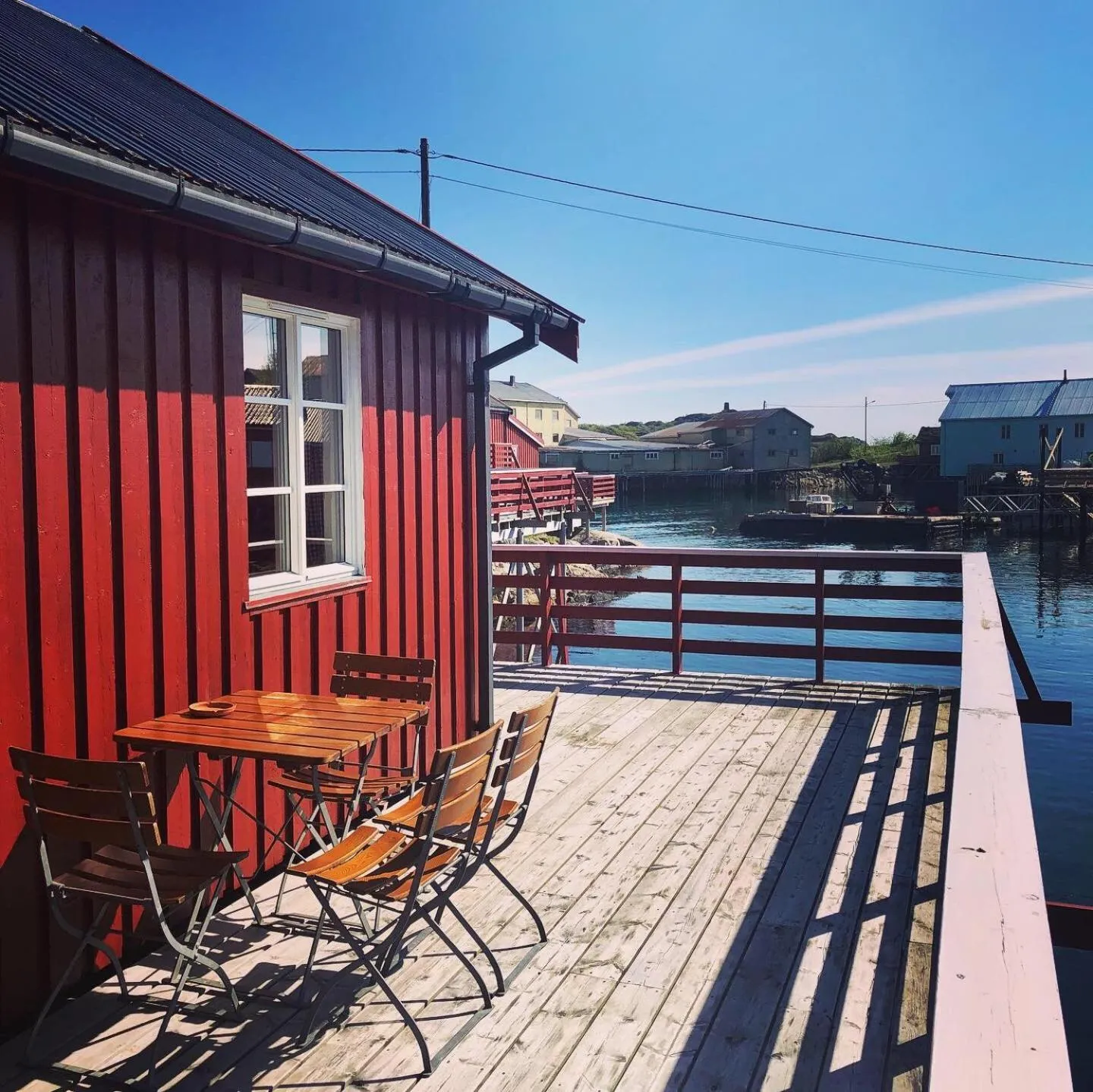 Patio in Henningsvær Rorbuer