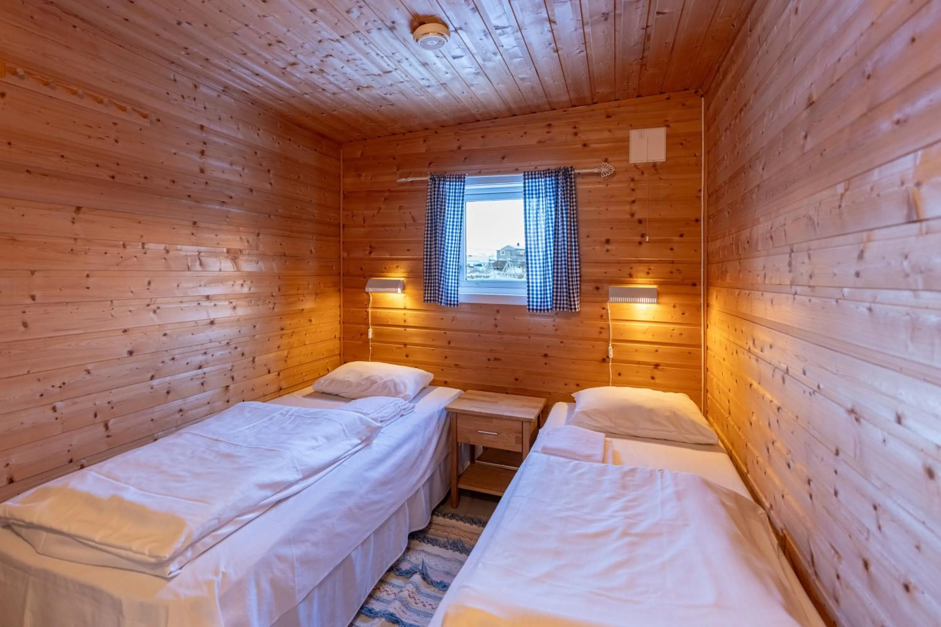 Bedroom, Bed in Henningsvær Rorbuer