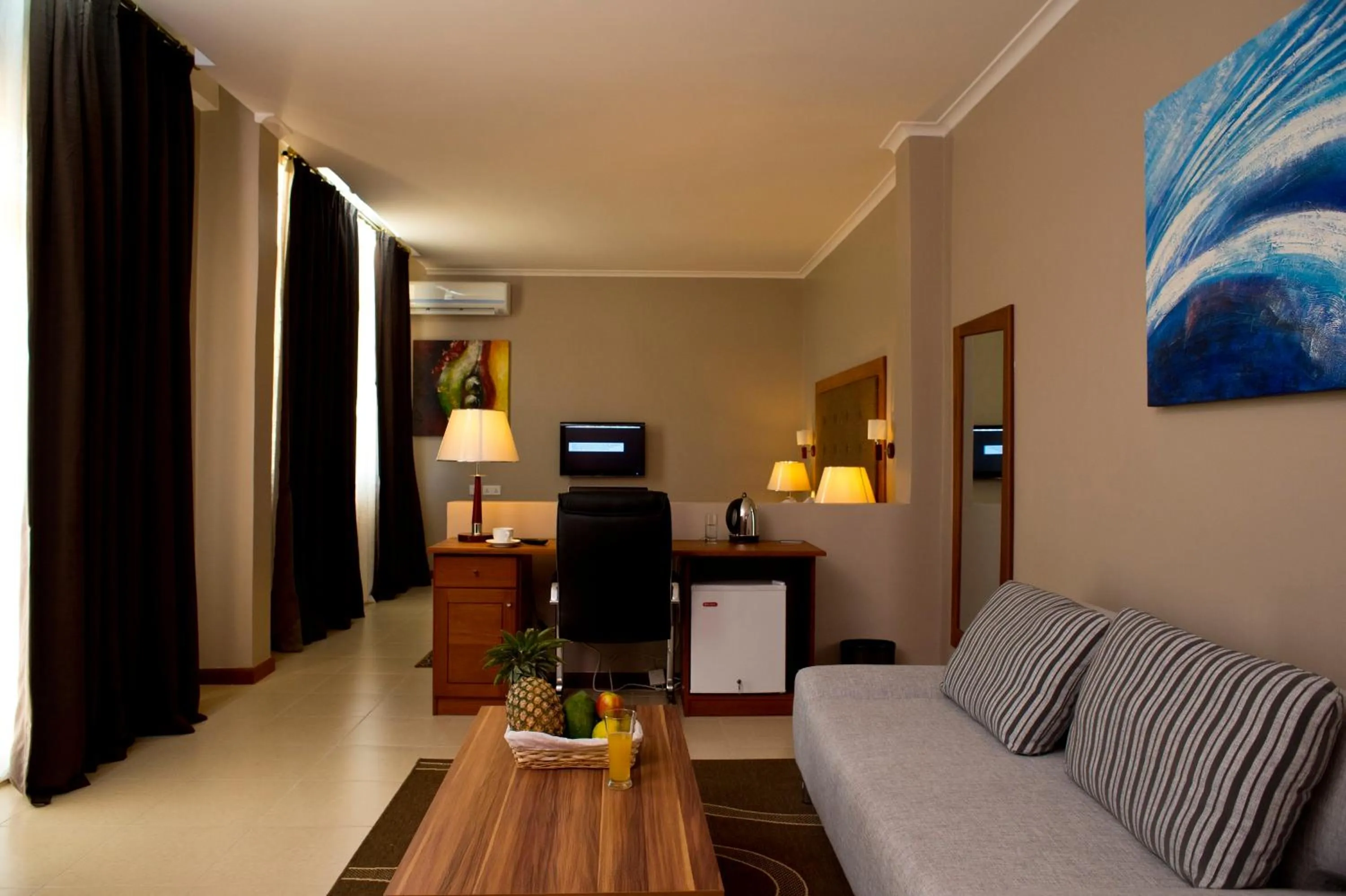 Seating area in Seascape Hotel