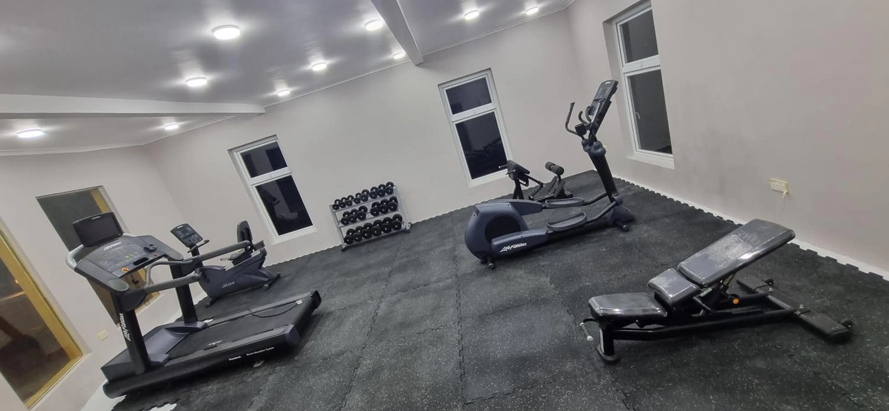 Fitness centre/facilities in Seascape Hotel
