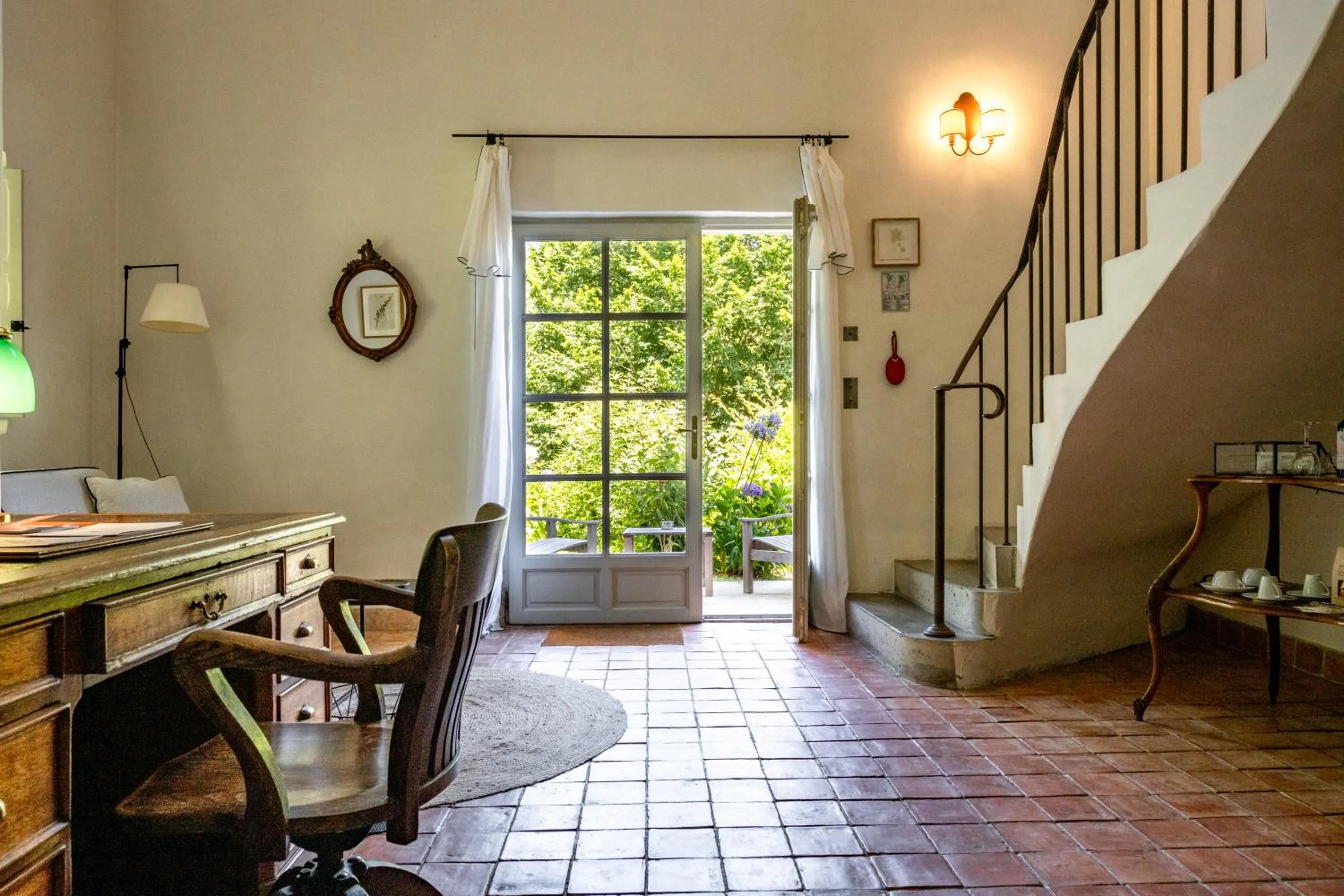 Facade/entrance in Auberge Ostapé