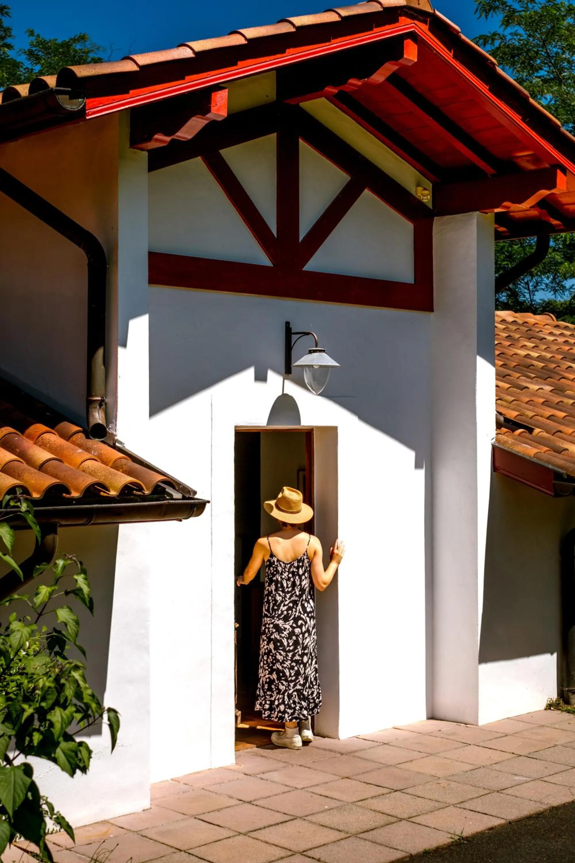 Facade/entrance in Auberge Ostapé