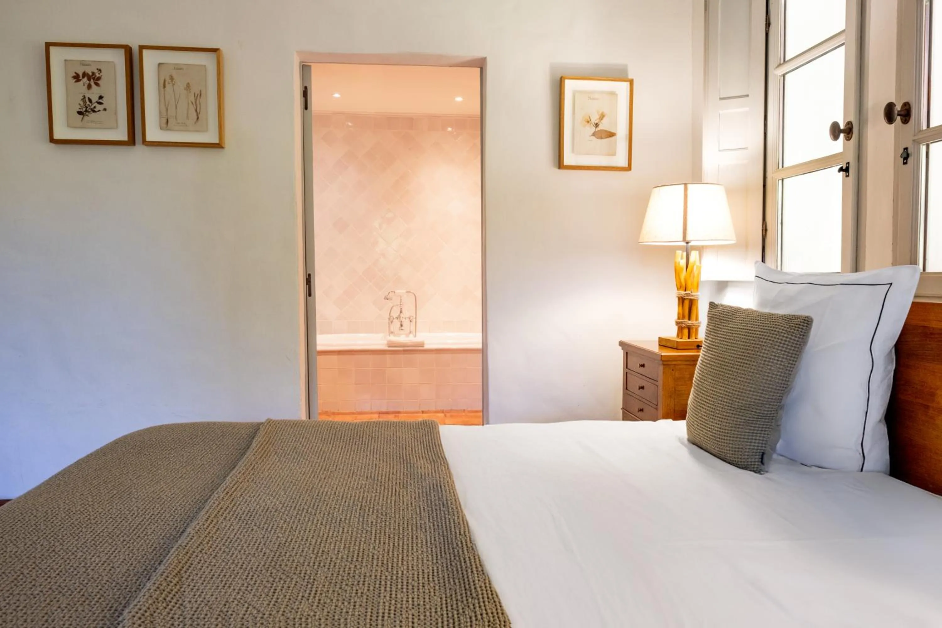 Bed in Auberge Ostapé