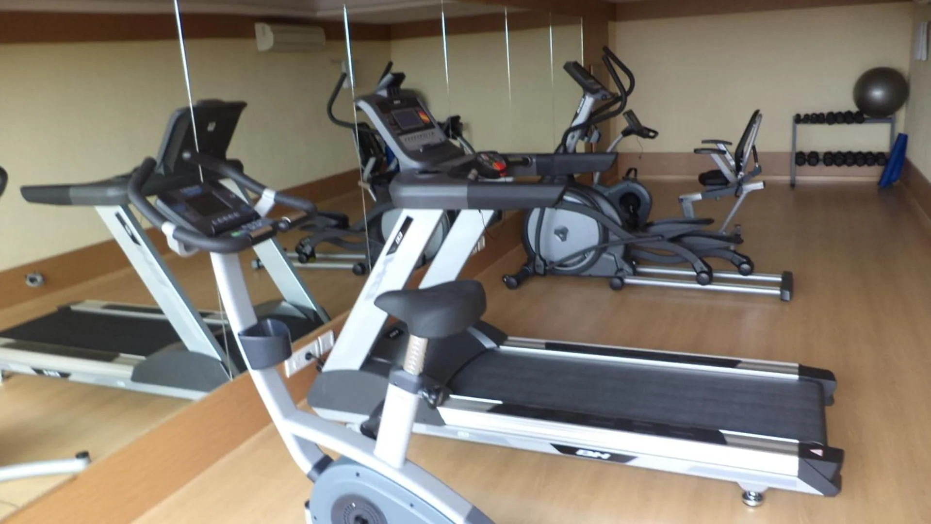 Fitness centre/facilities in The Quorum