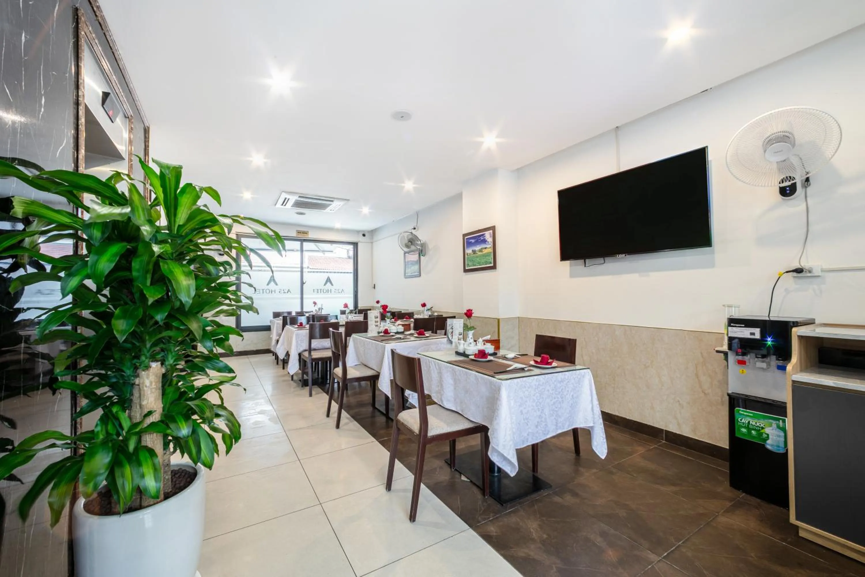 Restaurant/places to eat in A25 Hotel - 66 Trần Thái Tông