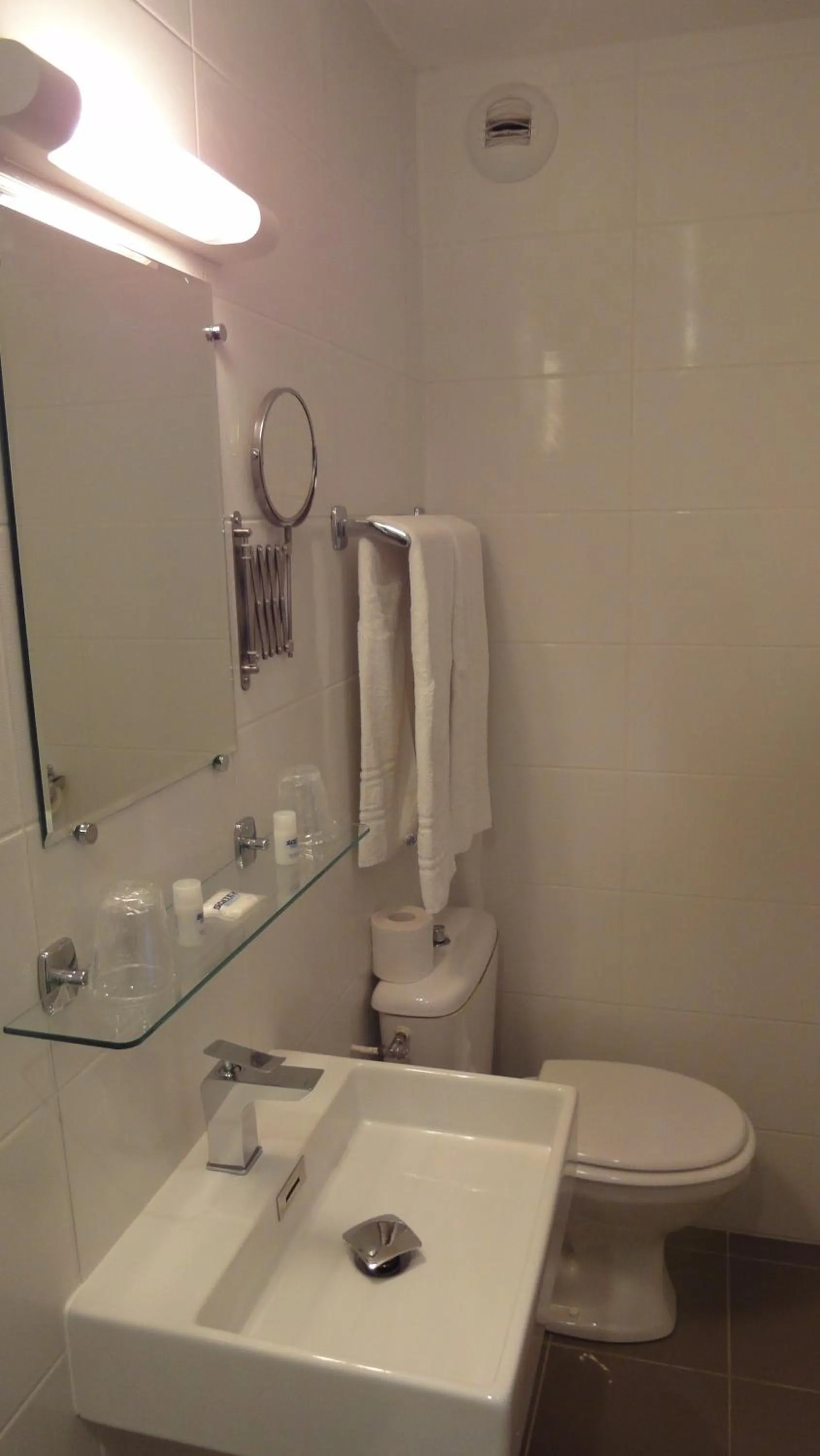 Bathroom in Hotel Eden