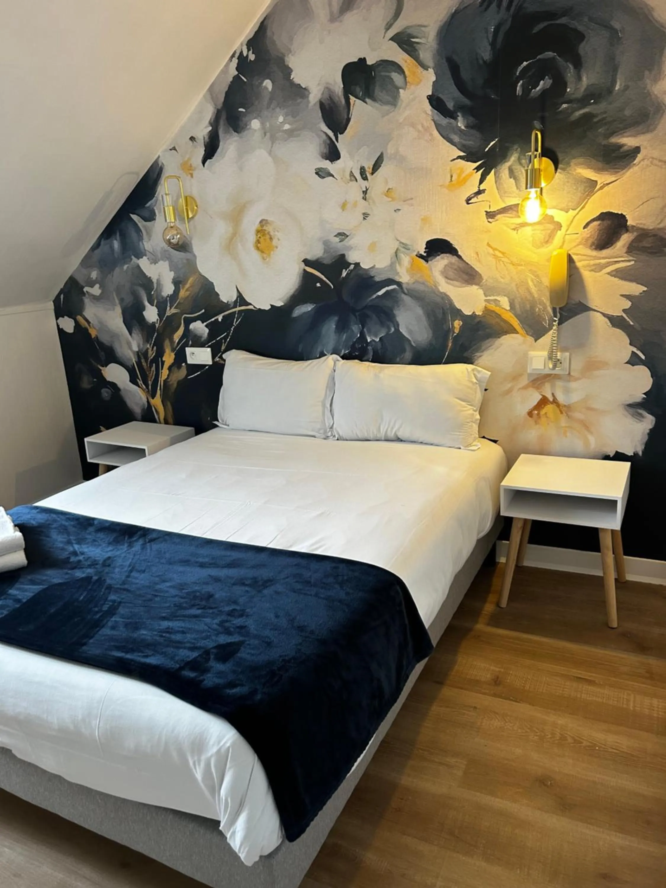 Photo of the whole room, Bed in Hotel Eden