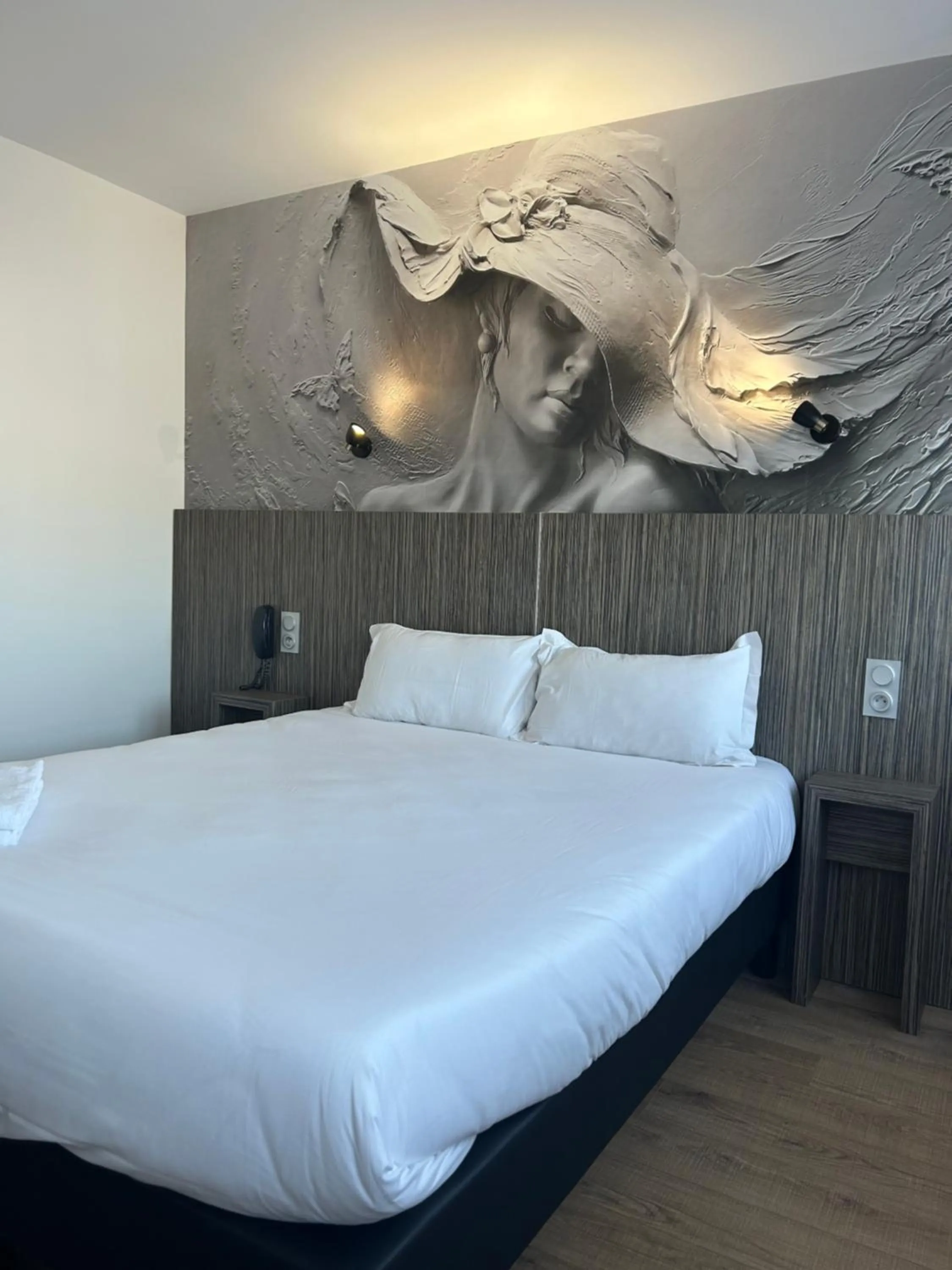 Photo of the whole room, Bed in Hotel Eden