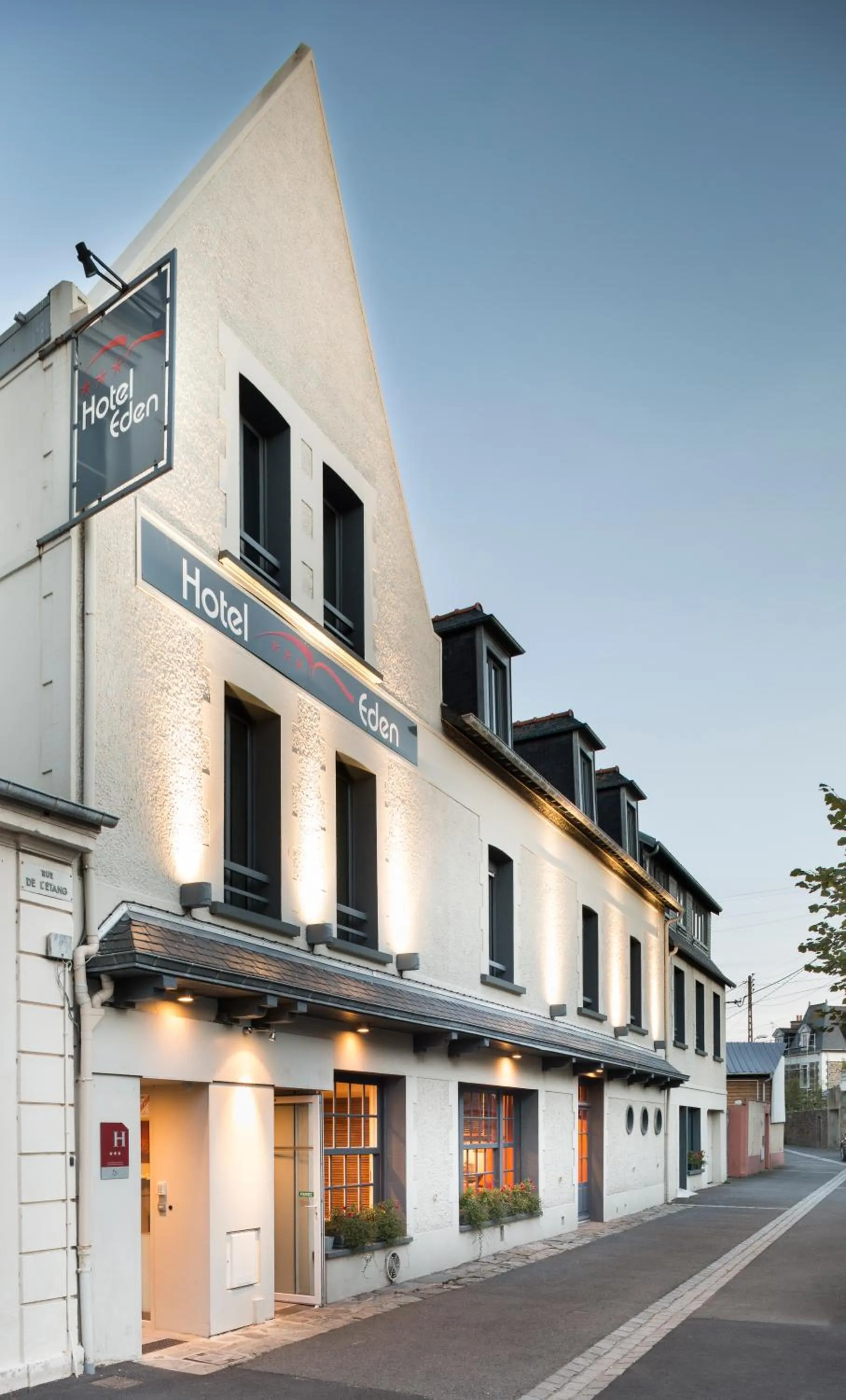 Facade/entrance in Hotel Eden