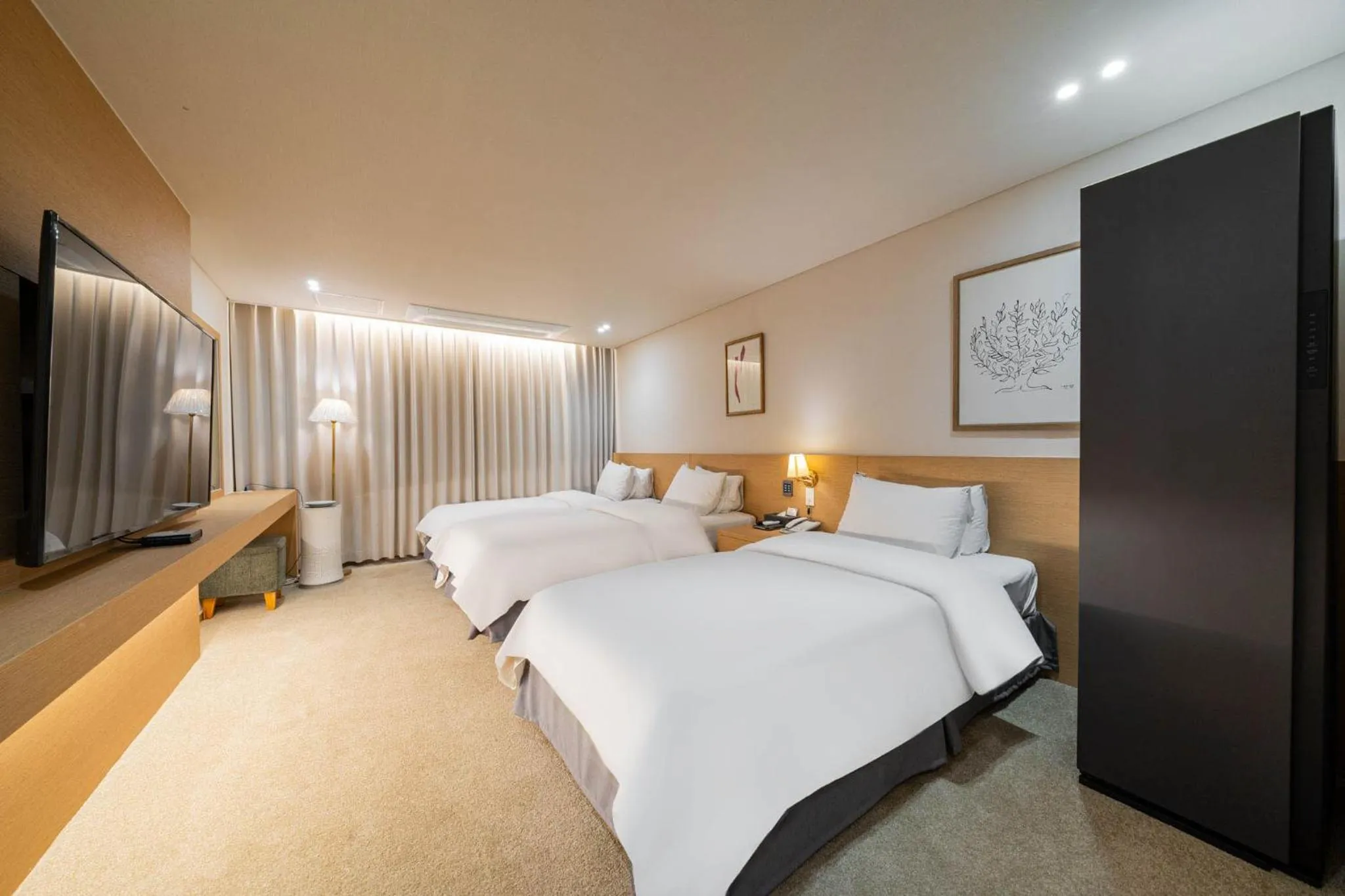 Bed in Benikea Hotel Bizinn