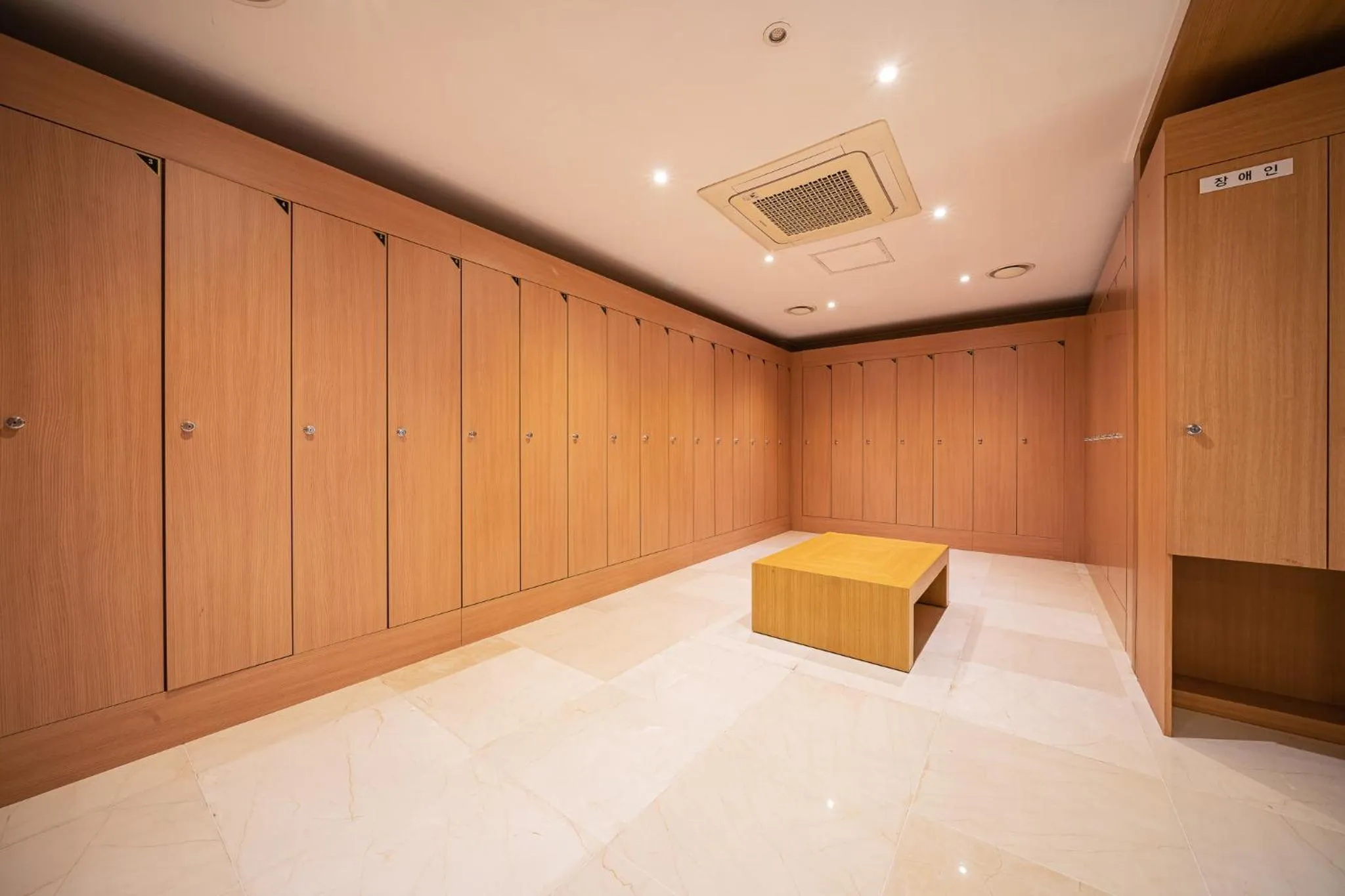 Public Bath, Bed in Benikea Hotel Bizinn