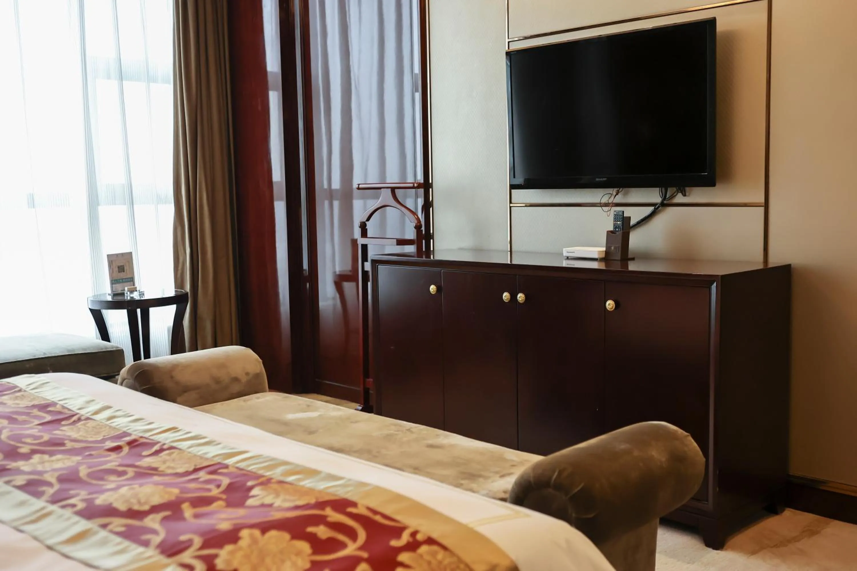 Bed in Tianhong Jinling Grand Hotel