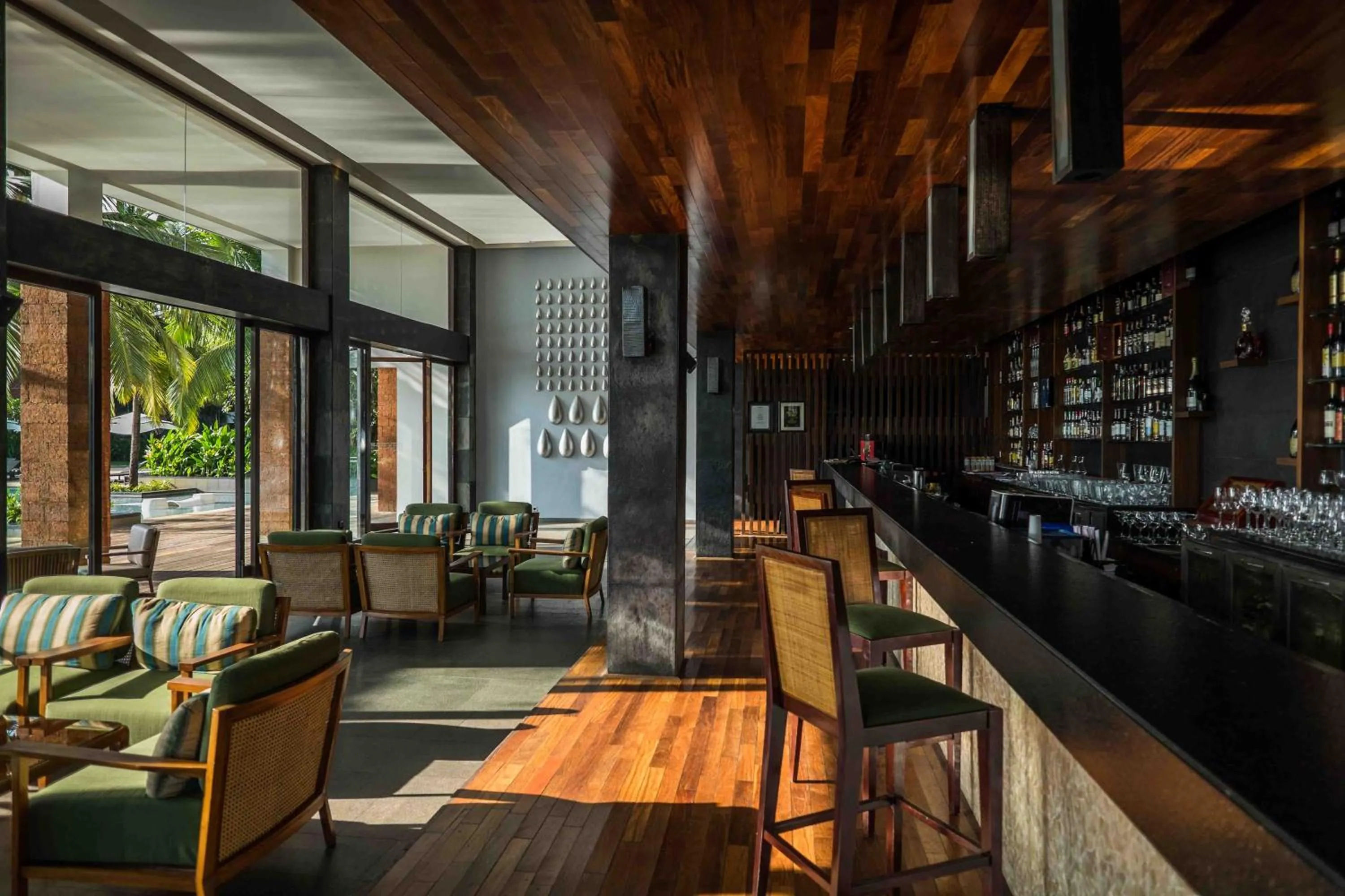 Lounge or bar in Diwa Club by Alila - A Hyatt Brand