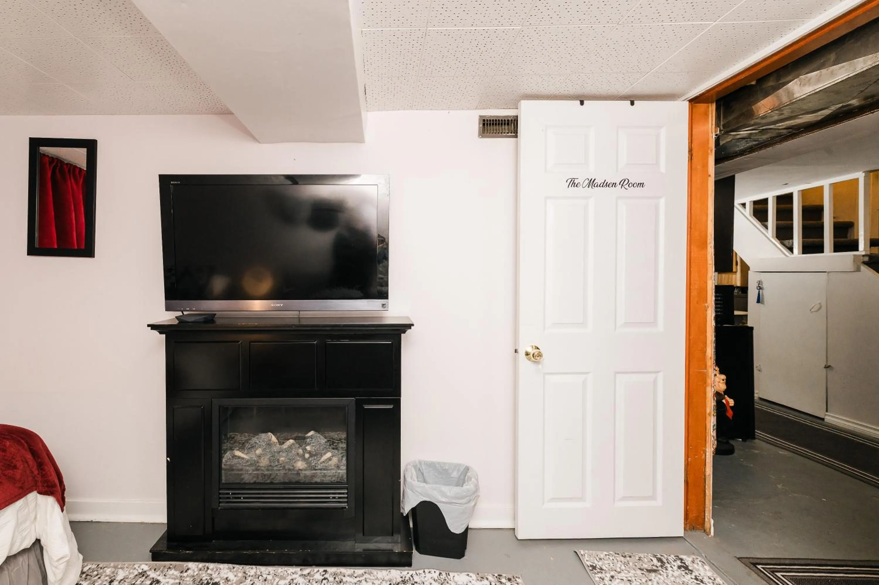 TV and multimedia in Quaint & Cozy Accommodation