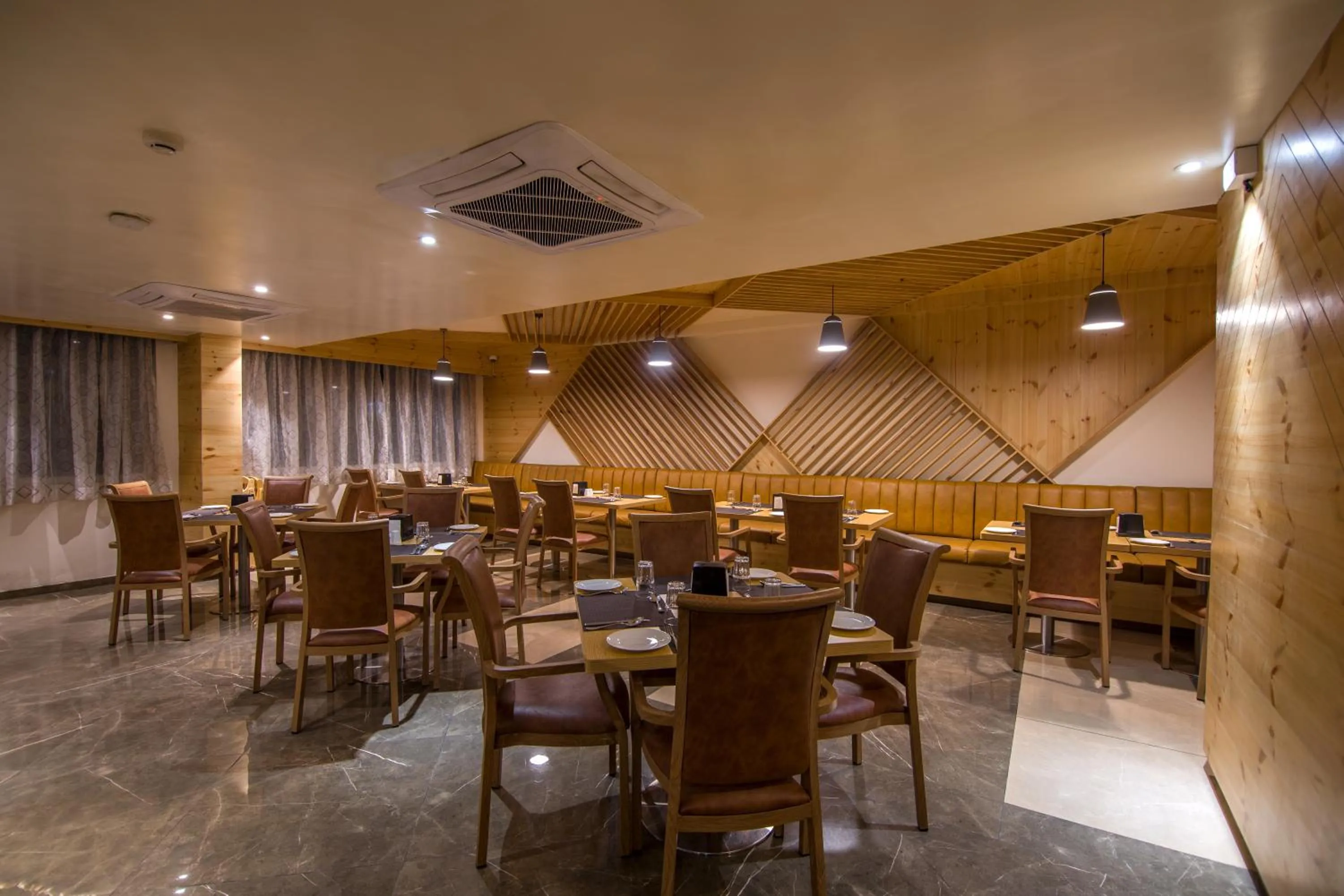 Restaurant/places to eat in Zion - A Luxurious Hotel