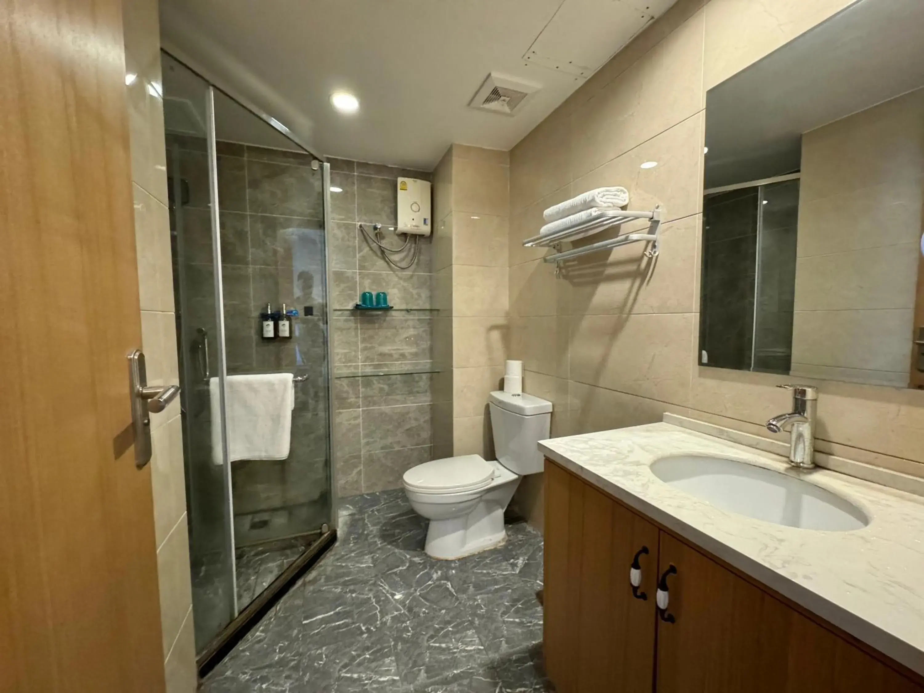 One-Bedroom Apartment in Pentafield City Residence One-Bedroom Apartment in Pentafield City Residence