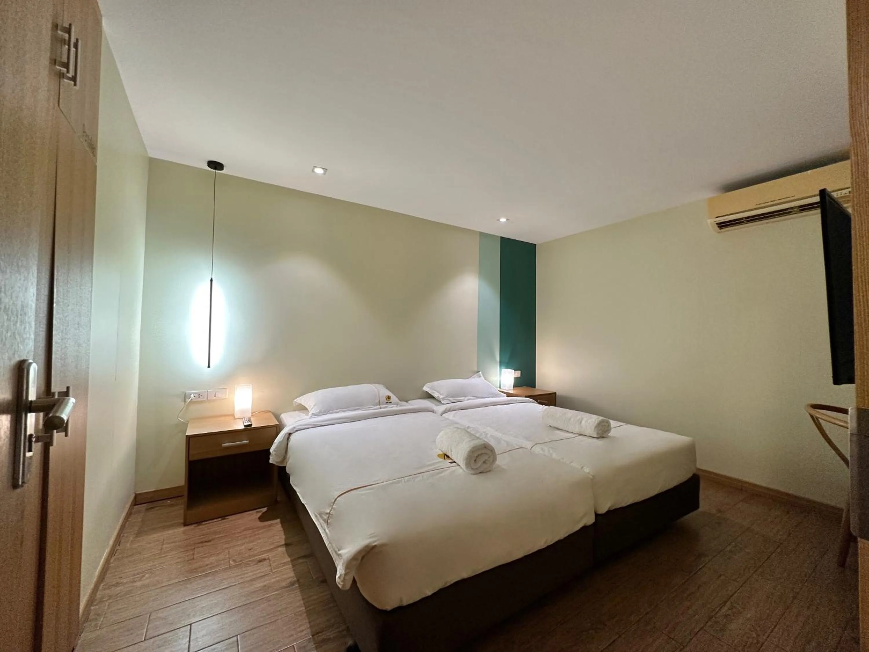 Bedroom, Bed in Pentafield City Residence