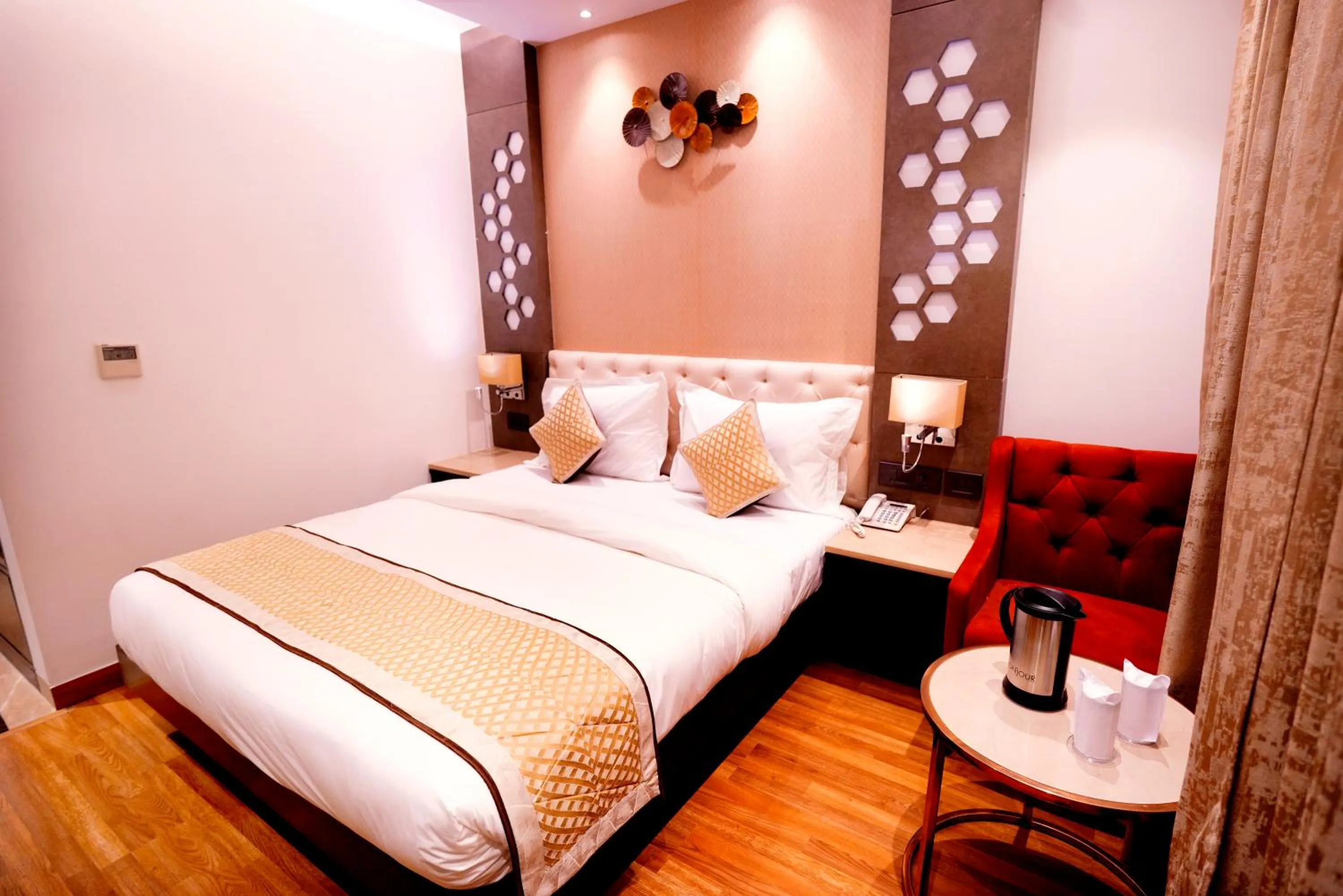 Bedroom, Bed in Hotel City Pride - City Centre, with Free Airport Pickup