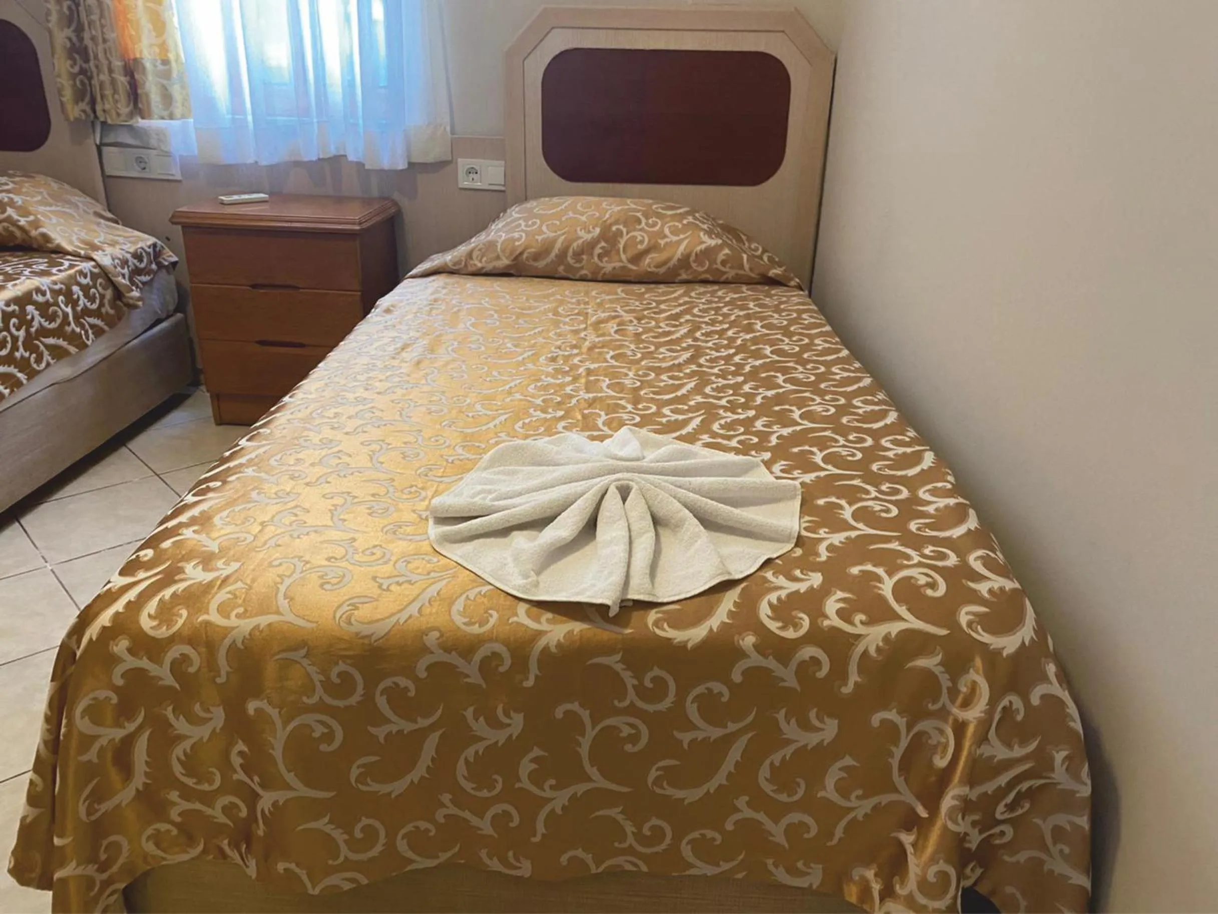 Bed in Arya Otel