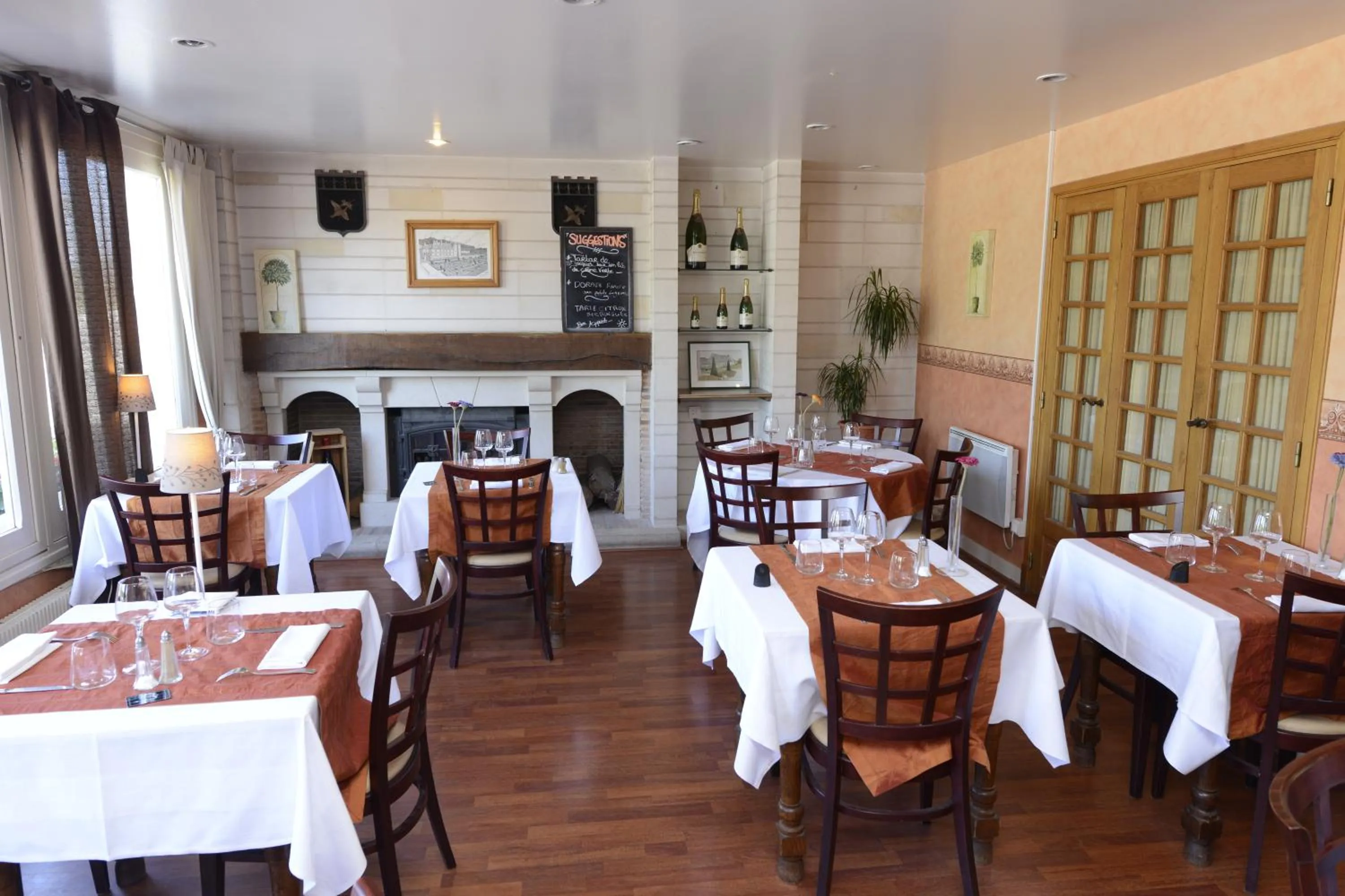 Restaurant/places to eat in The Originals City, Hôtel Le Cheval Rouge, Tours Ouest