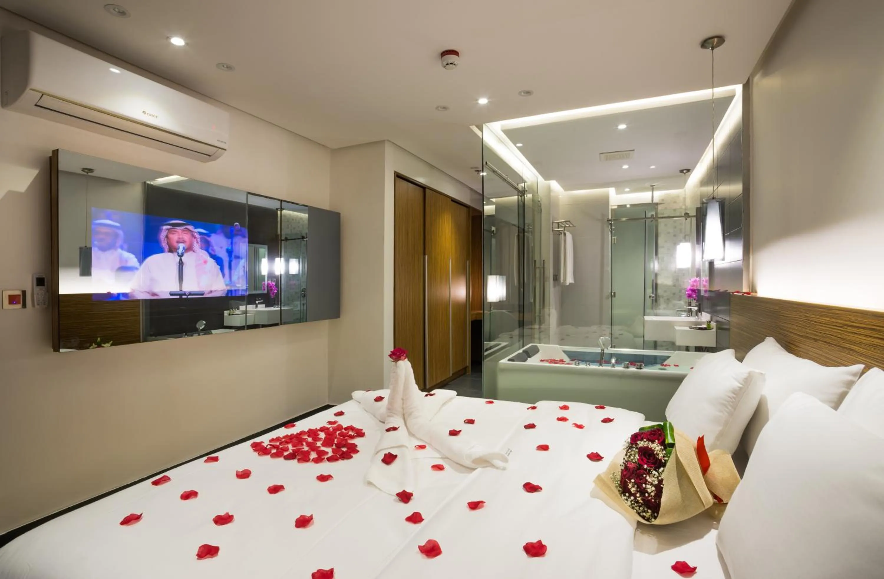 Photo of the whole room, Bed in Boudl Al Wadi