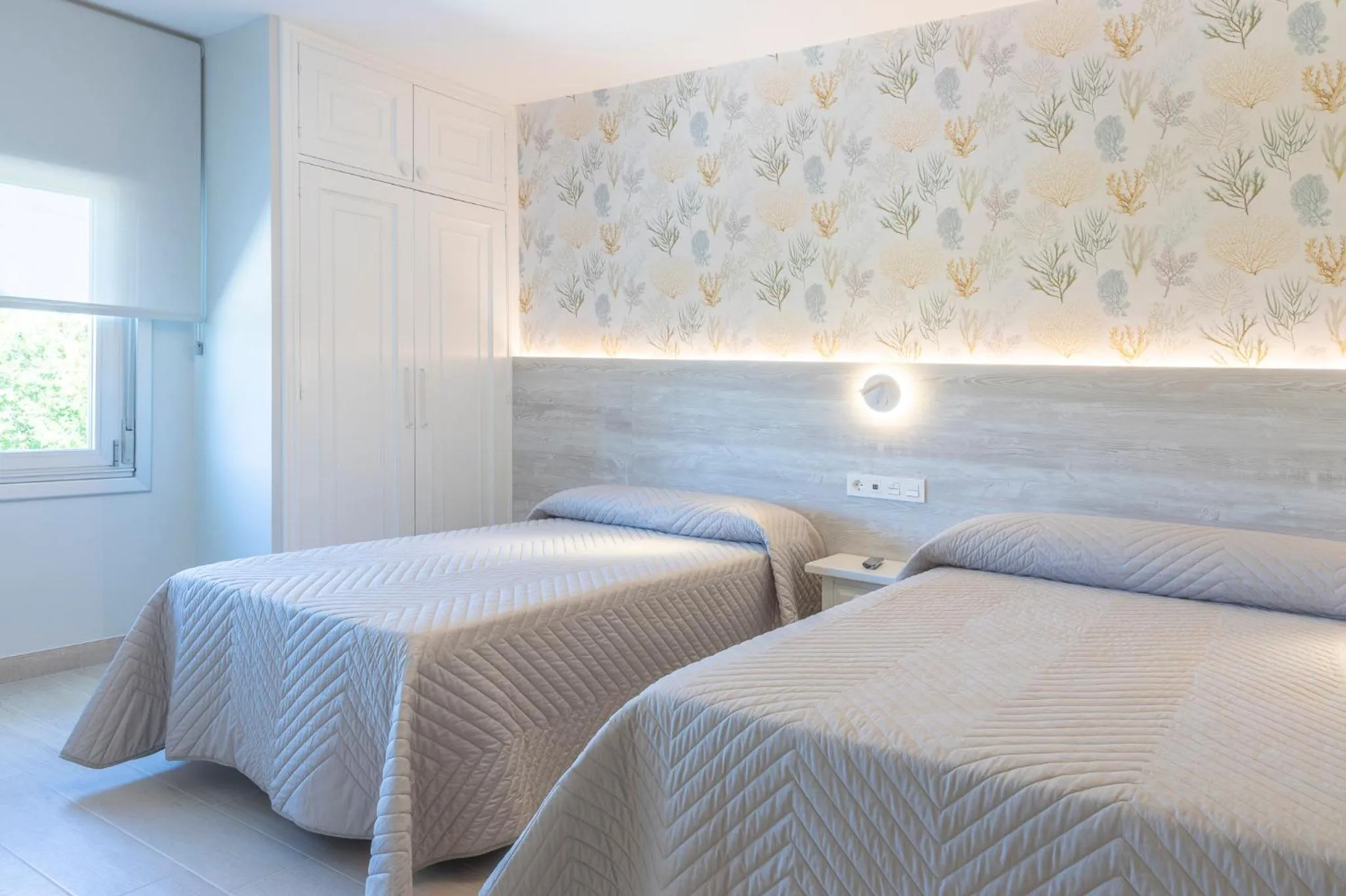 Bed in Hotel Leal - La Sirena