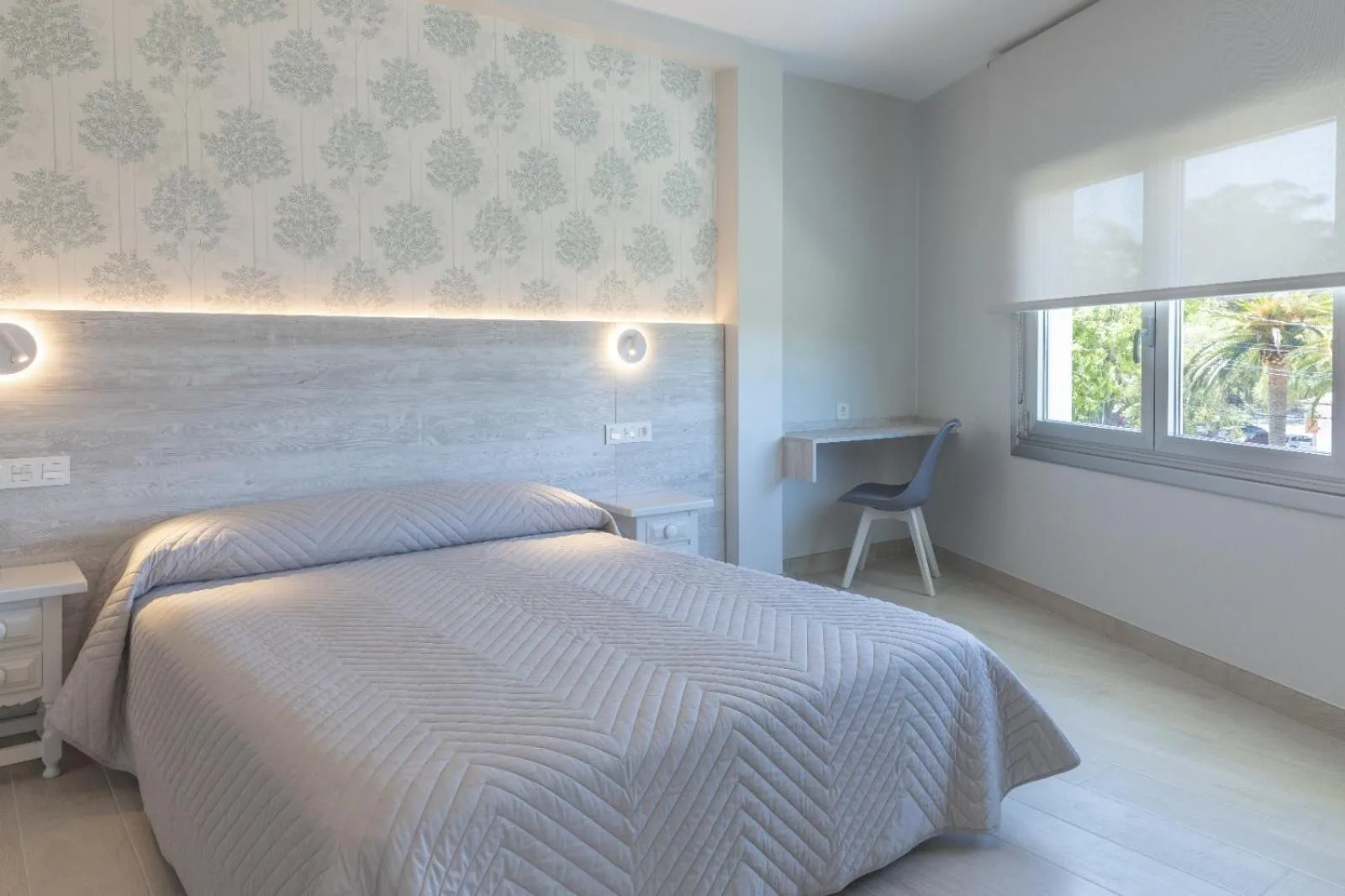 Bedroom, Bed in Hotel Leal - La Sirena