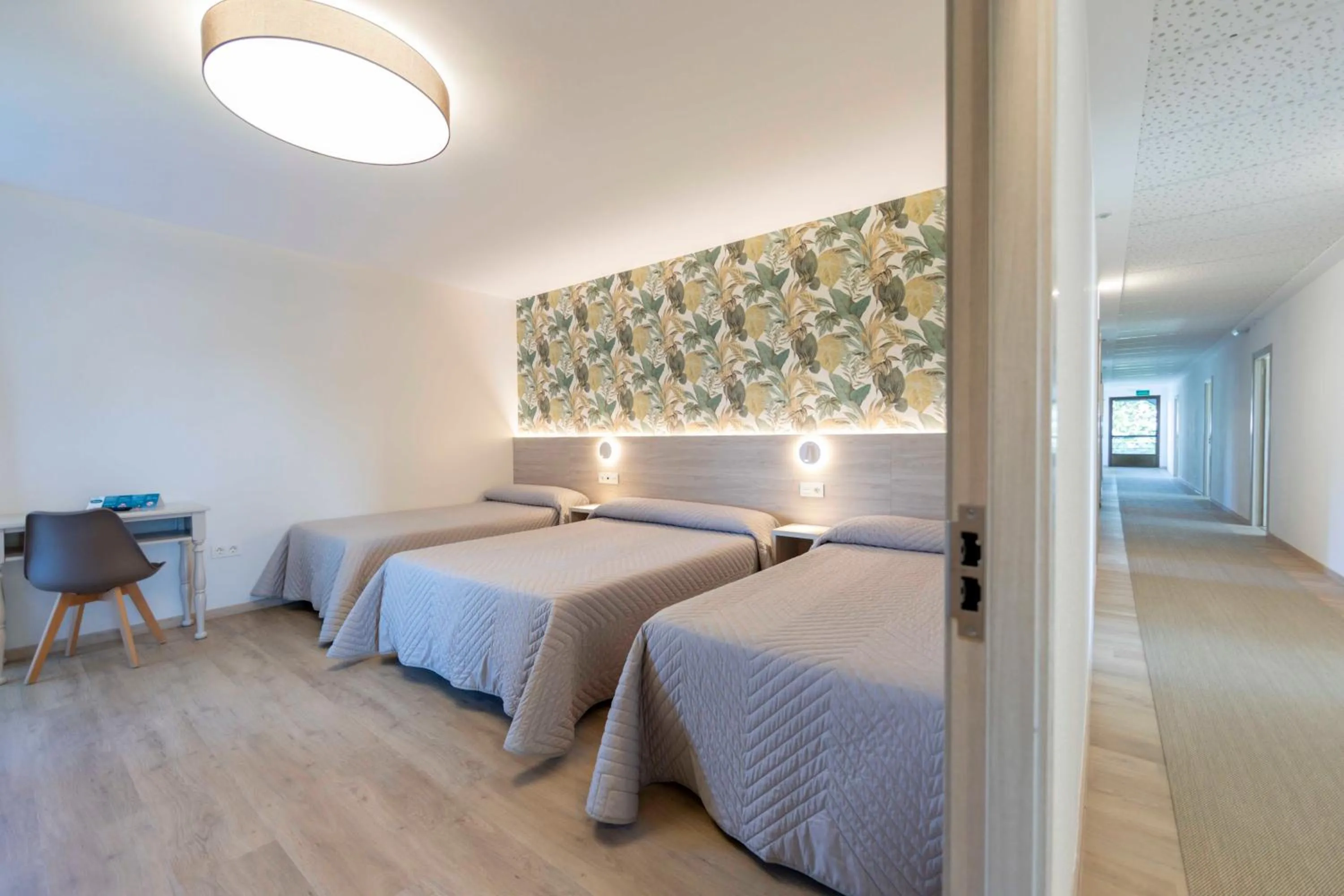 Bed in Hotel Leal - La Sirena