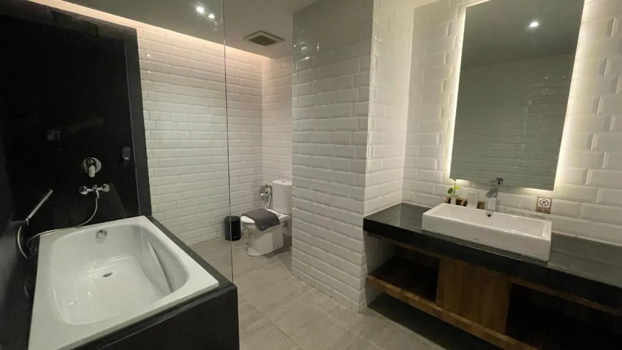 Bathroom in LPP Garden Hotel