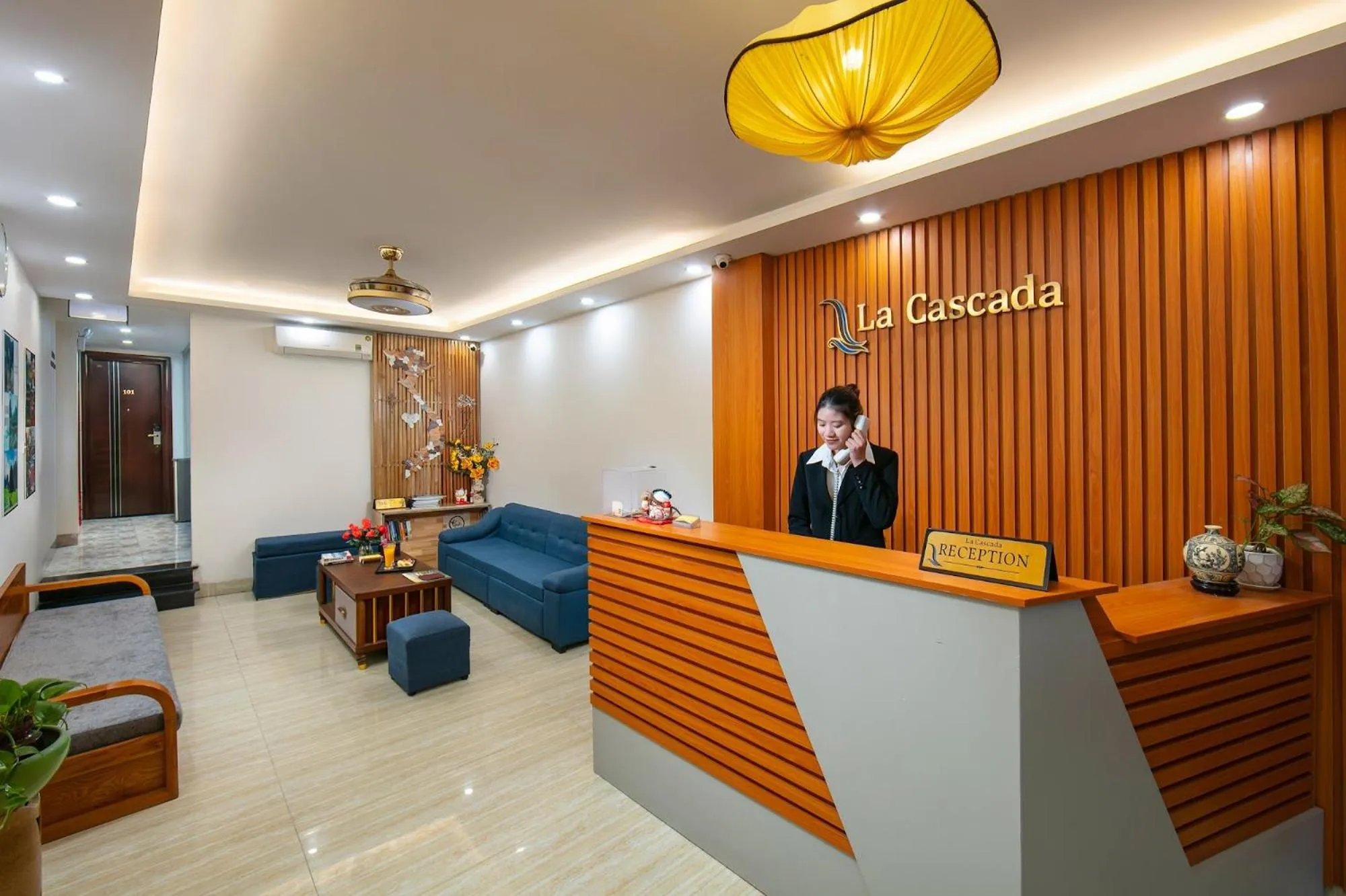 Lobby or reception in Hanoi La Cascada House & Travel