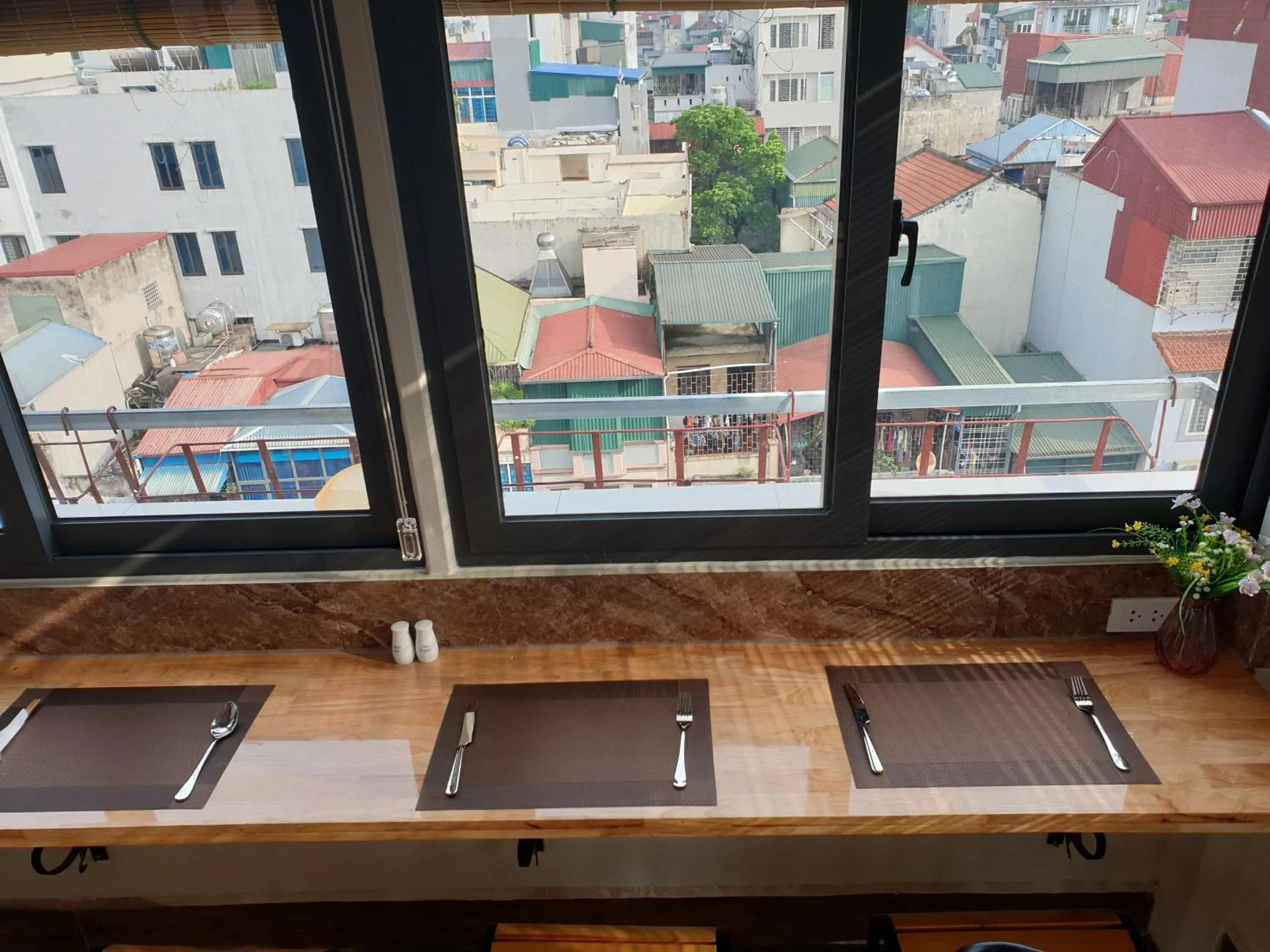 Breakfast in Hanoi La Cascada House & Travel