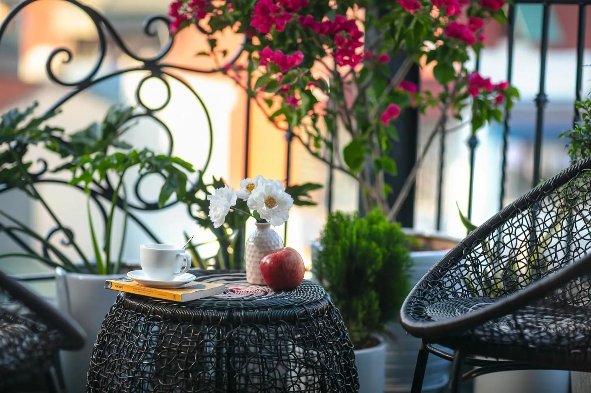 Seating area in Hanoi La Cascada House & Travel