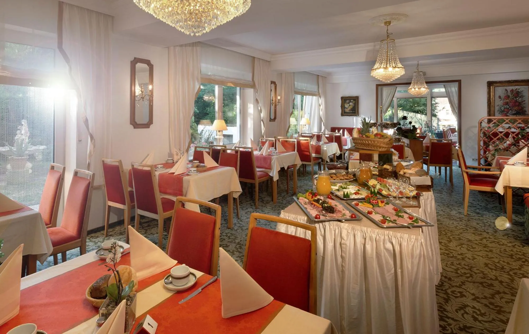 Restaurant/places to eat in Hotel Sonneneck