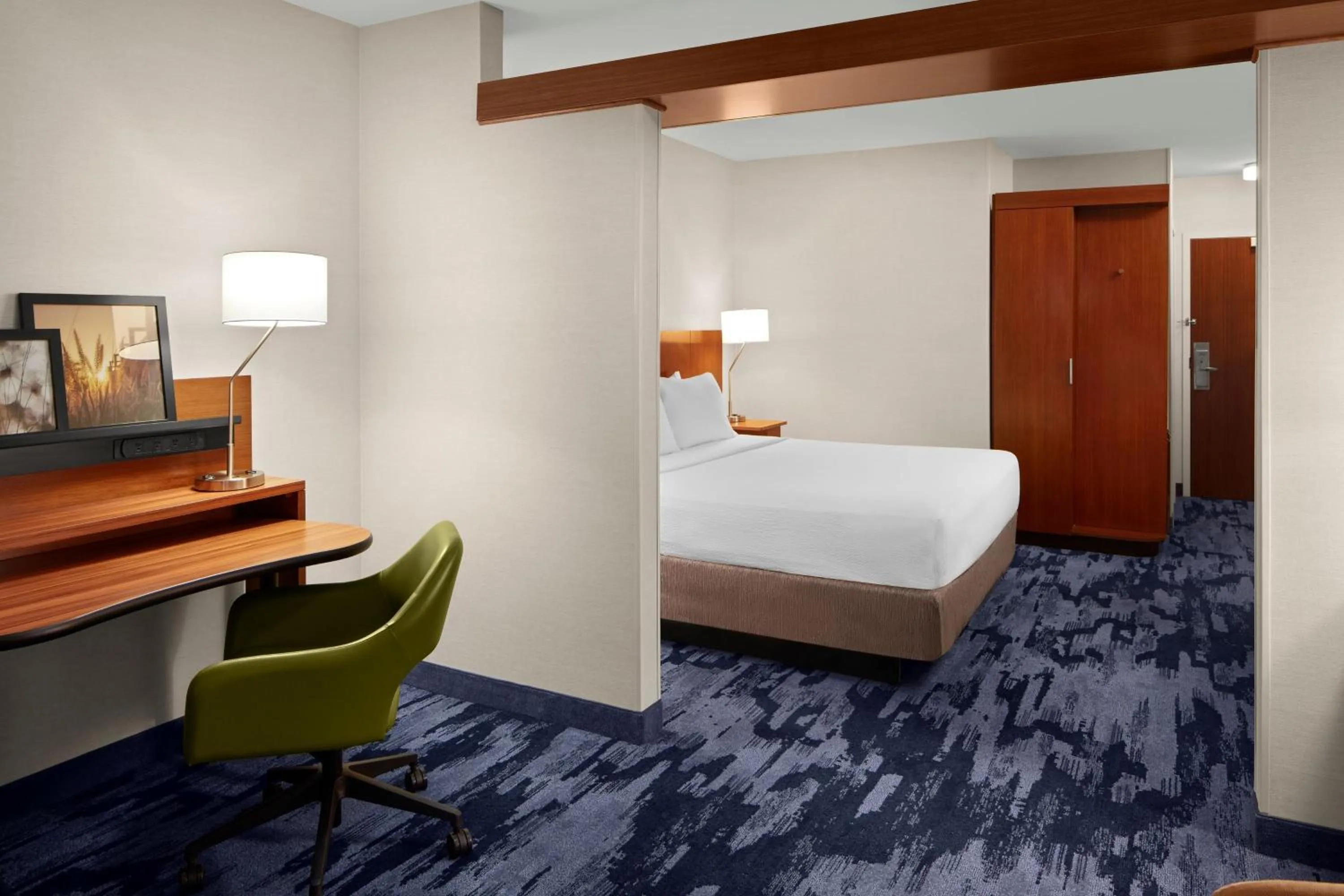 Photo of the whole room, Bed in Fairfield Inn & Suites by Marriott DuBois