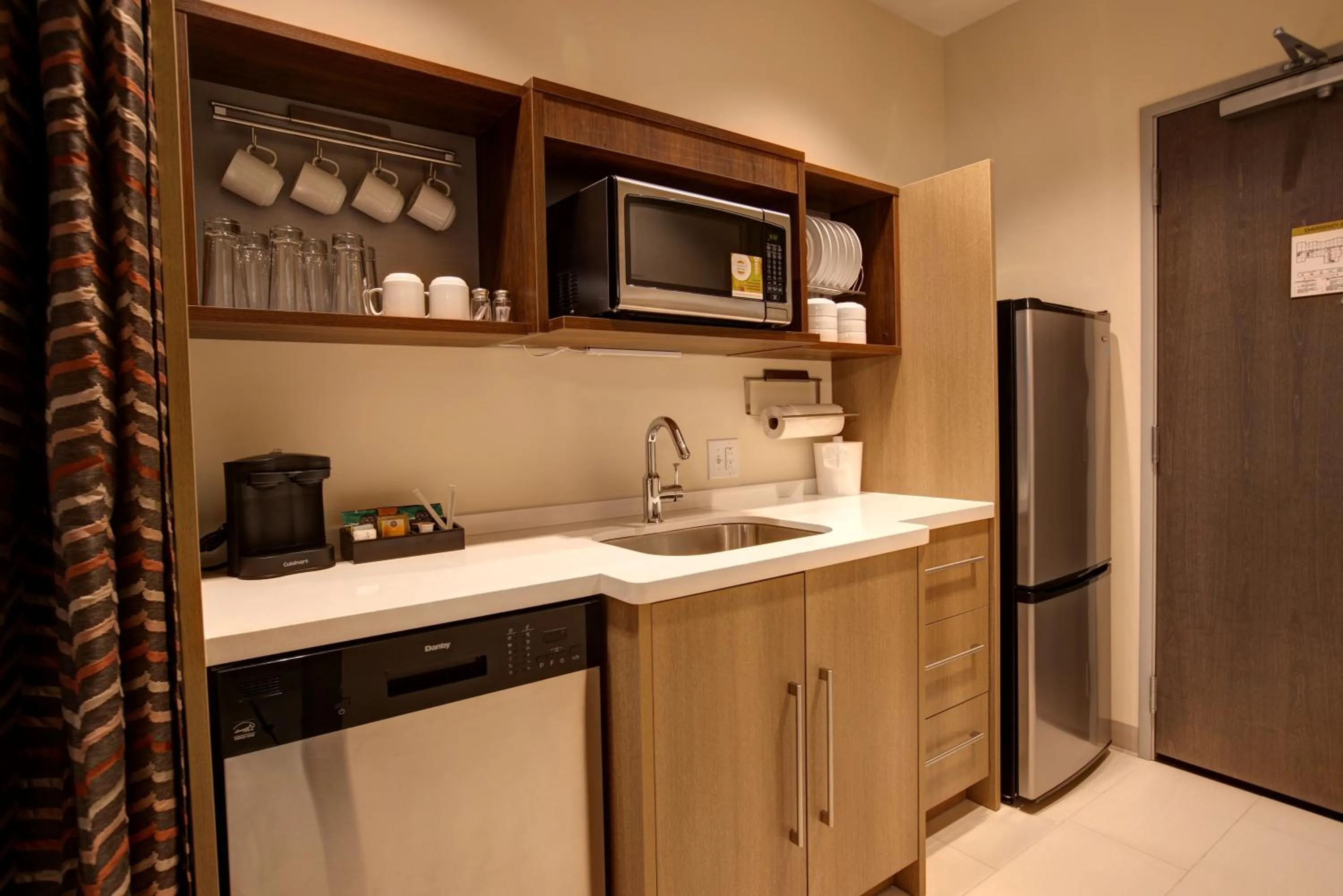 Kitchen or kitchenette in Home2 Suites By Hilton Charlotte Uptown
