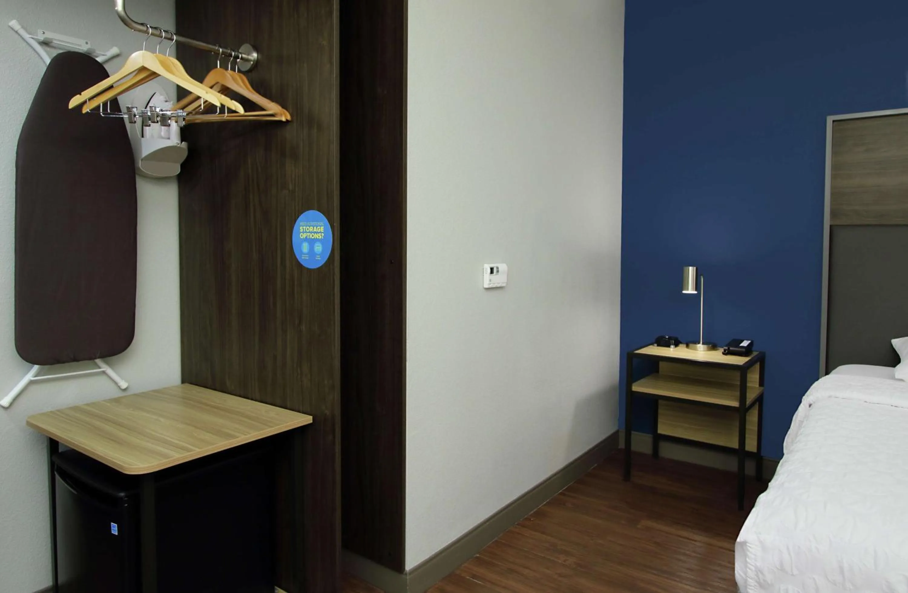 Bed in Tru By Hilton Mobile