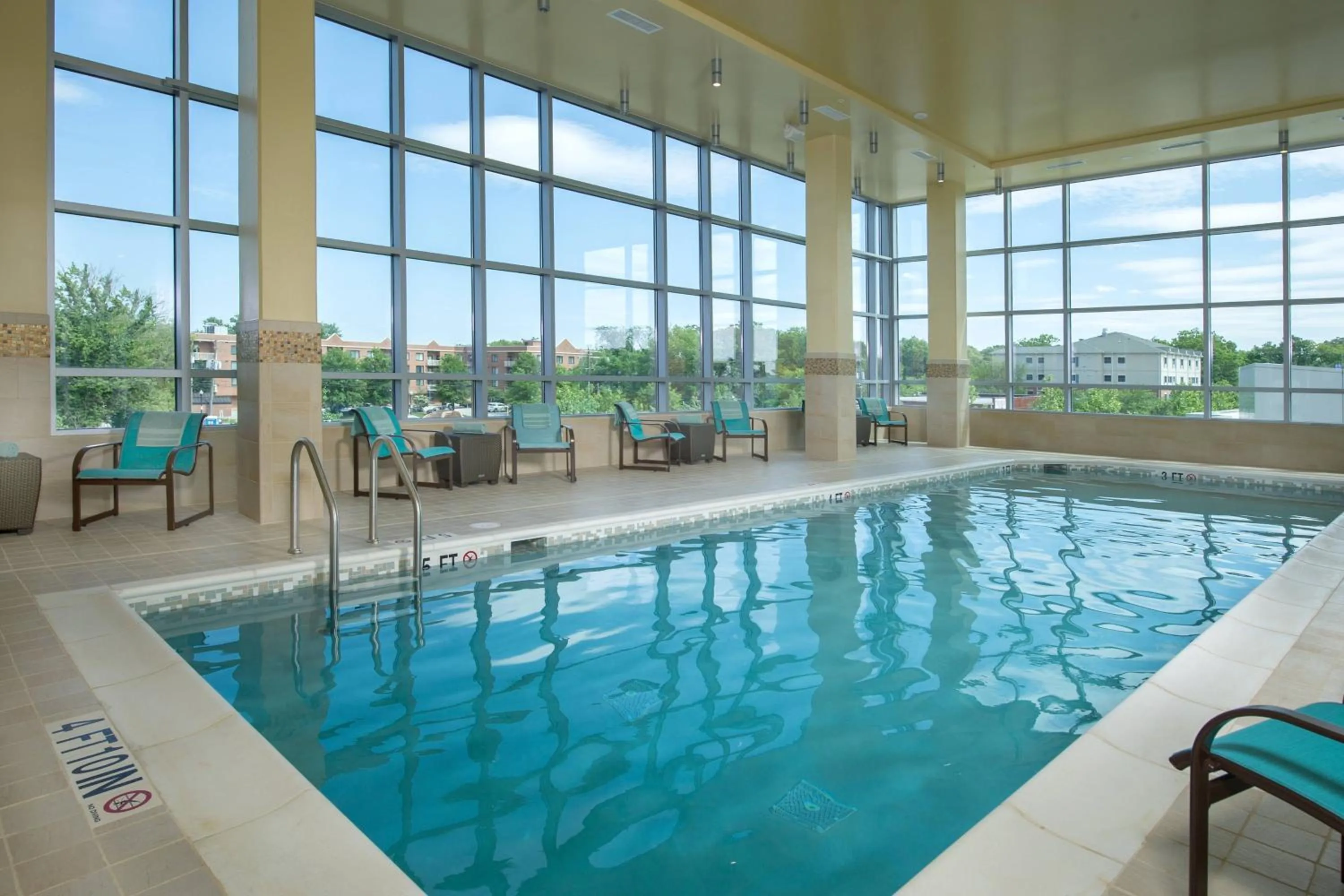 Swimming pool in Residence Inn by Marriott Arlington Ballston